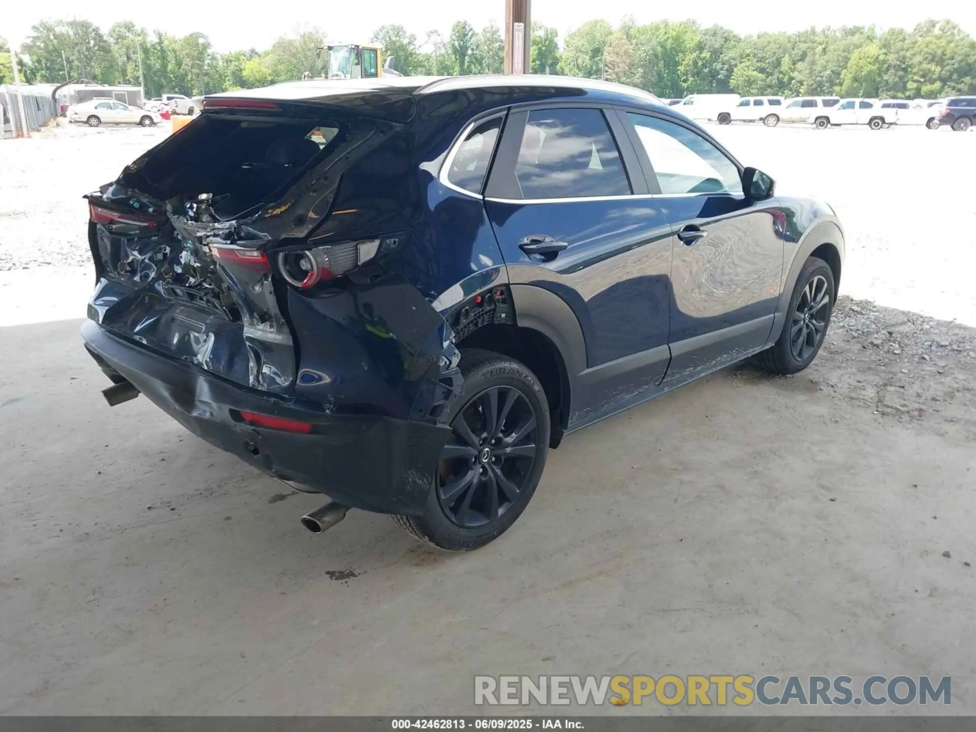 4 Photograph of a damaged car 3MVDMBBM8RM696181 MAZDA CX-30 2024