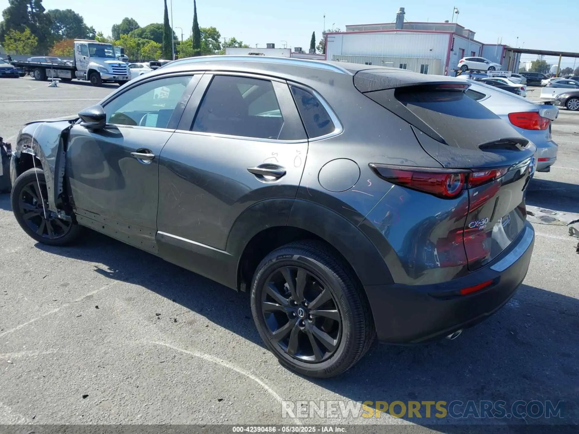 3 Photograph of a damaged car 3MVDMBBM8RM716638 MAZDA CX-30 2024