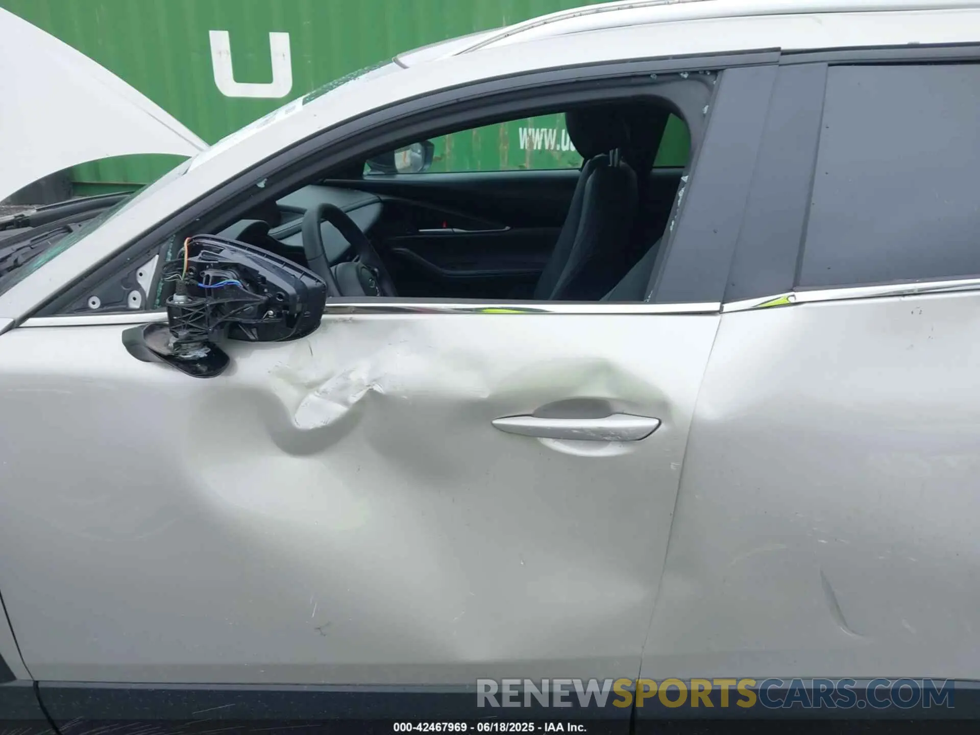 17 Photograph of a damaged car 3MVDMBBM8RM718163 MAZDA CX-30 2024