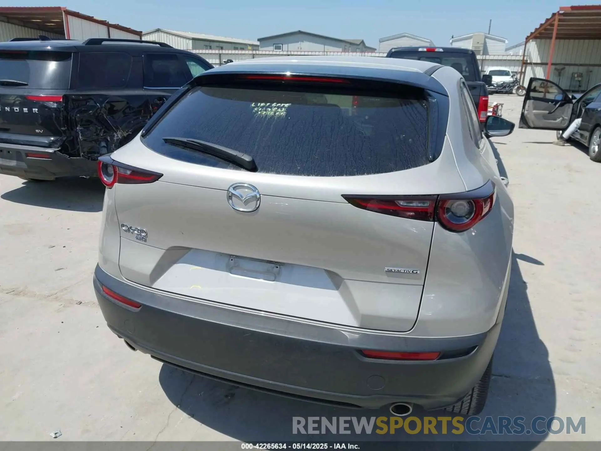 16 Photograph of a damaged car 3MVDMBBM9RM664436 MAZDA CX-30 2024