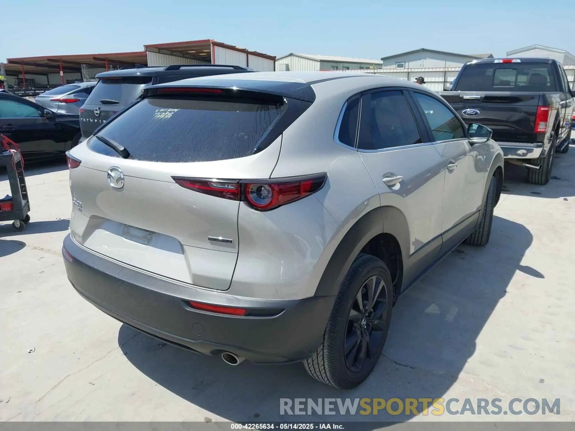 4 Photograph of a damaged car 3MVDMBBM9RM664436 MAZDA CX-30 2024
