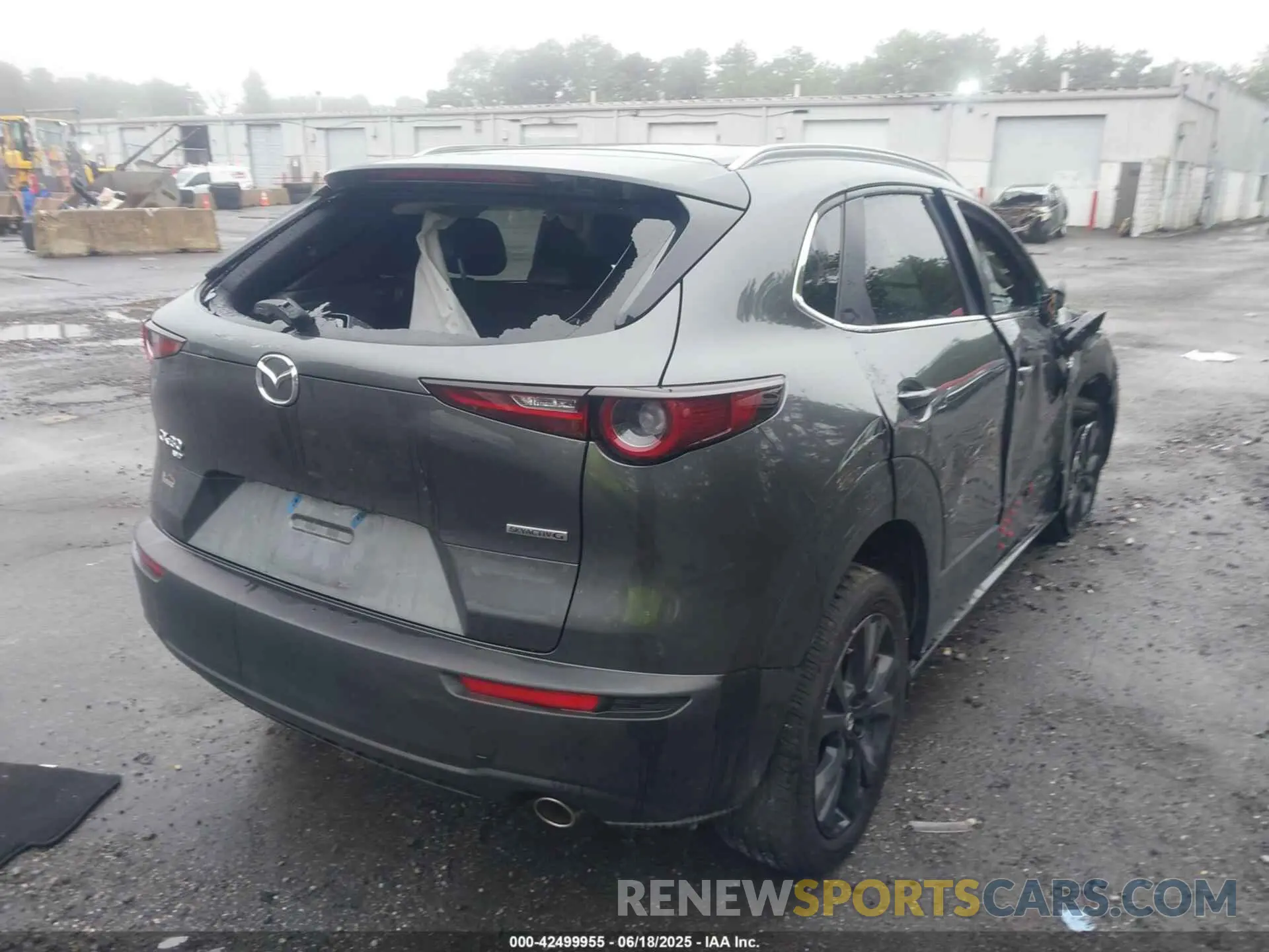 4 Photograph of a damaged car 3MVDMBBM9RM681964 MAZDA CX-30 2024