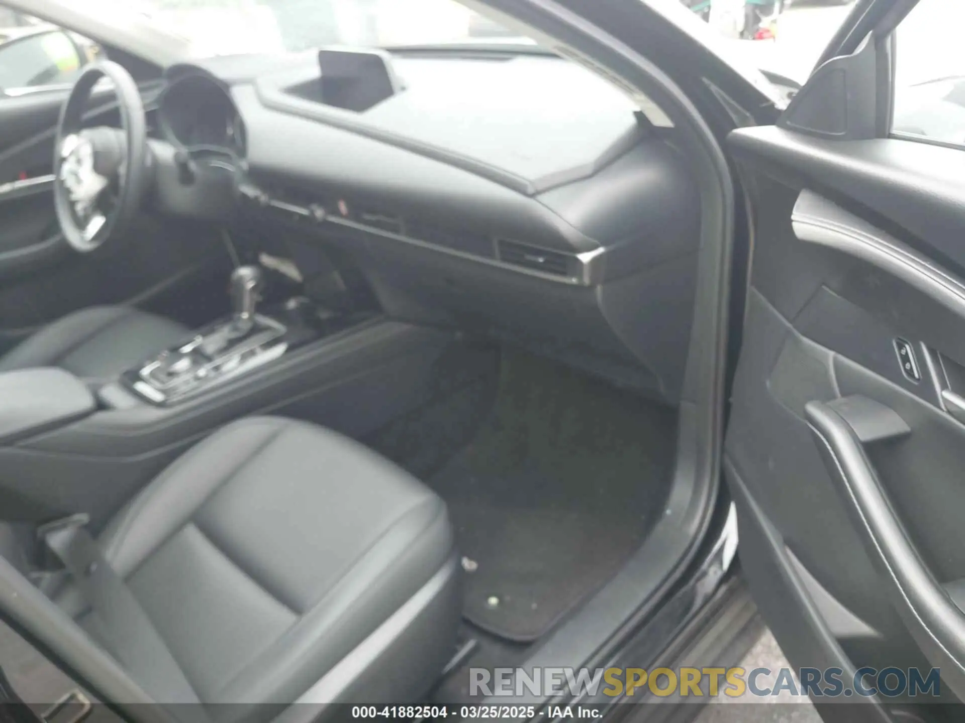 5 Photograph of a damaged car 3MVDMBBMXRM695310 MAZDA CX-30 2024