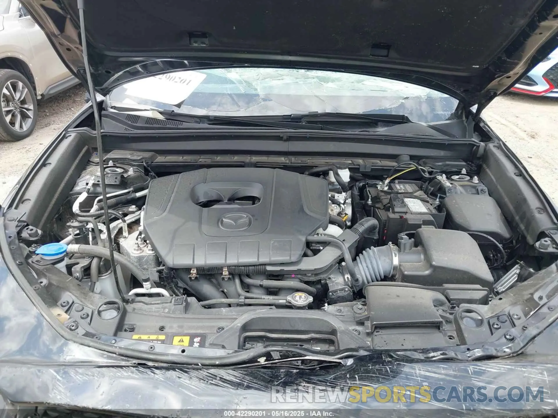 10 Photograph of a damaged car 3MVDMBBMXRM697784 MAZDA CX-30 2024