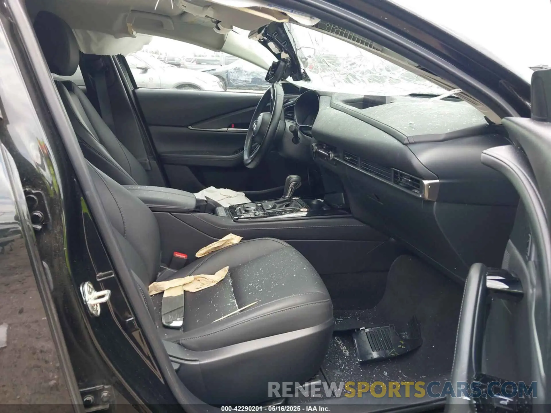 5 Photograph of a damaged car 3MVDMBBMXRM697784 MAZDA CX-30 2024