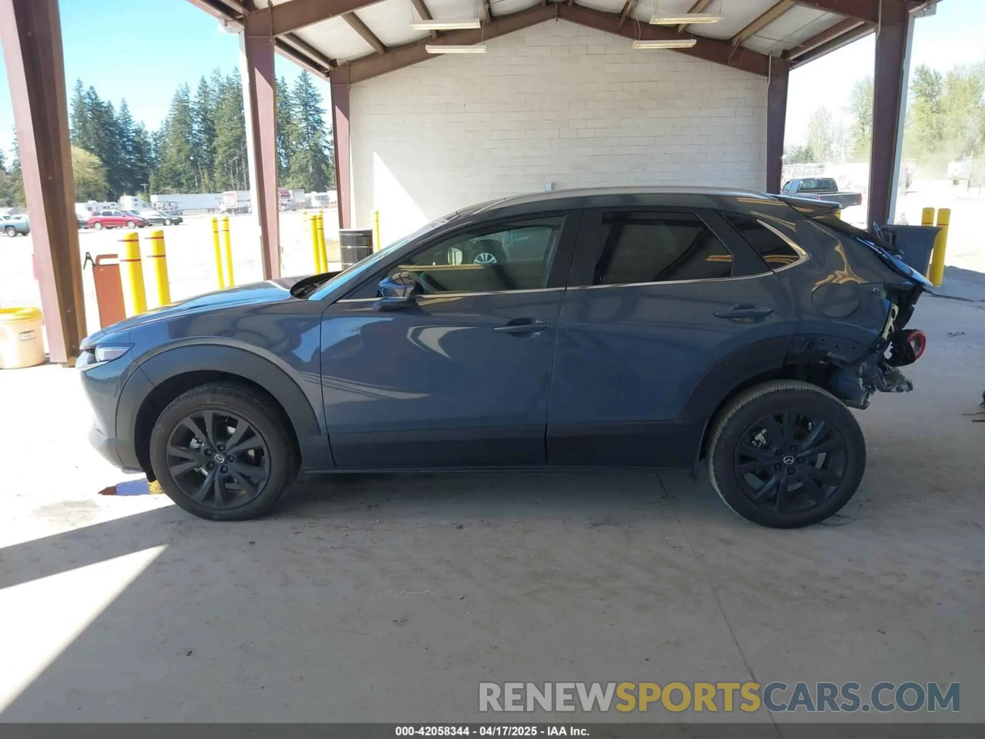 15 Photograph of a damaged car 3MVDMBCM0RM641917 MAZDA CX-30 2024