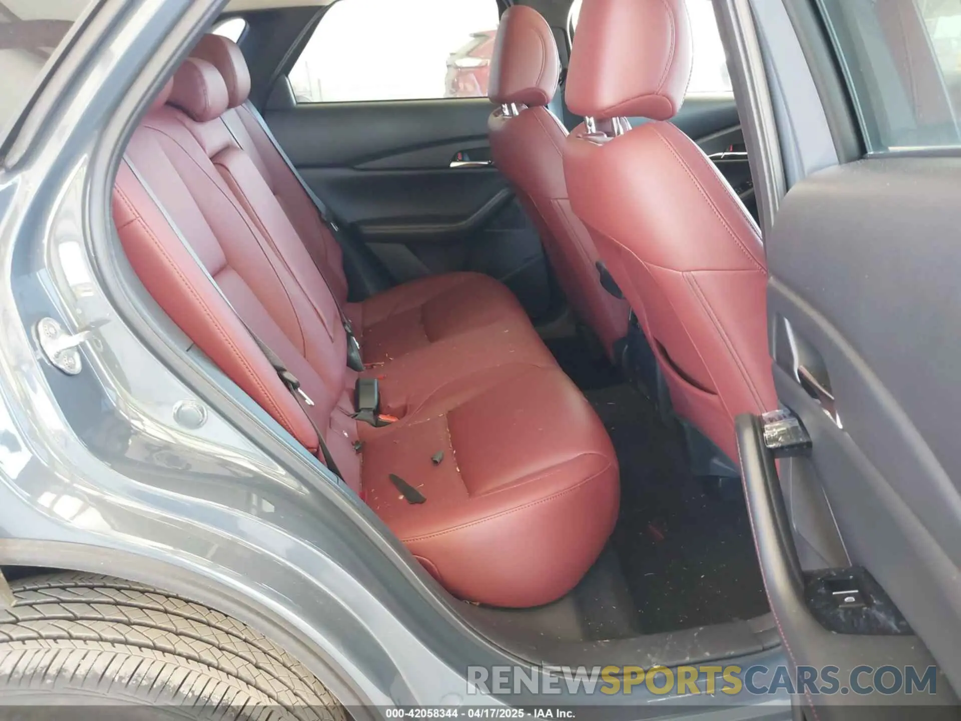 8 Photograph of a damaged car 3MVDMBCM0RM641917 MAZDA CX-30 2024