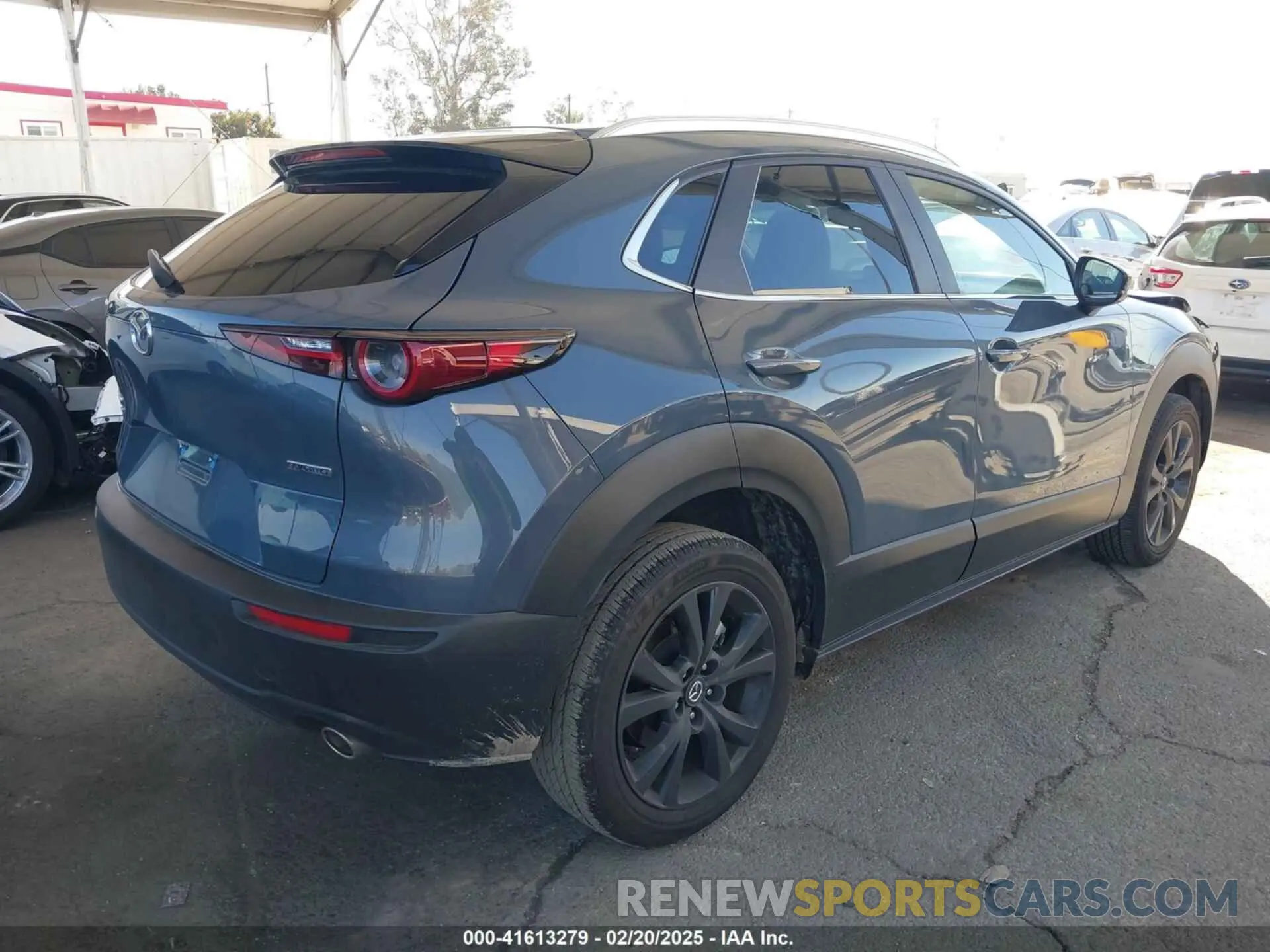 4 Photograph of a damaged car 3MVDMBCM0RM643067 MAZDA CX-30 2024
