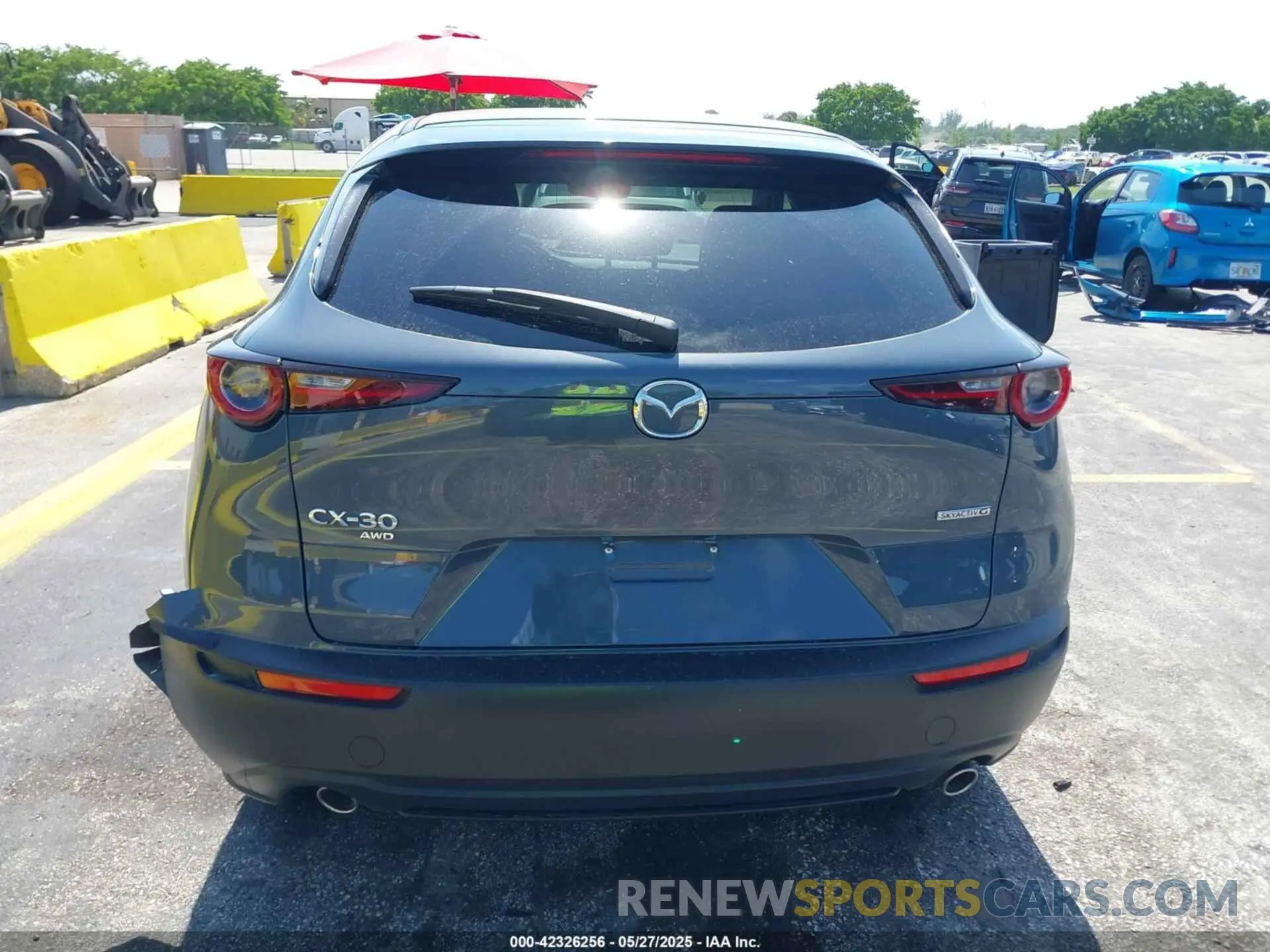 16 Photograph of a damaged car 3MVDMBCM0RM661018 MAZDA CX-30 2024