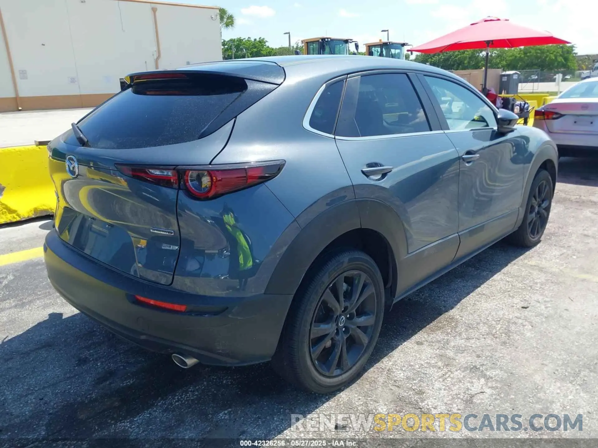 4 Photograph of a damaged car 3MVDMBCM0RM661018 MAZDA CX-30 2024