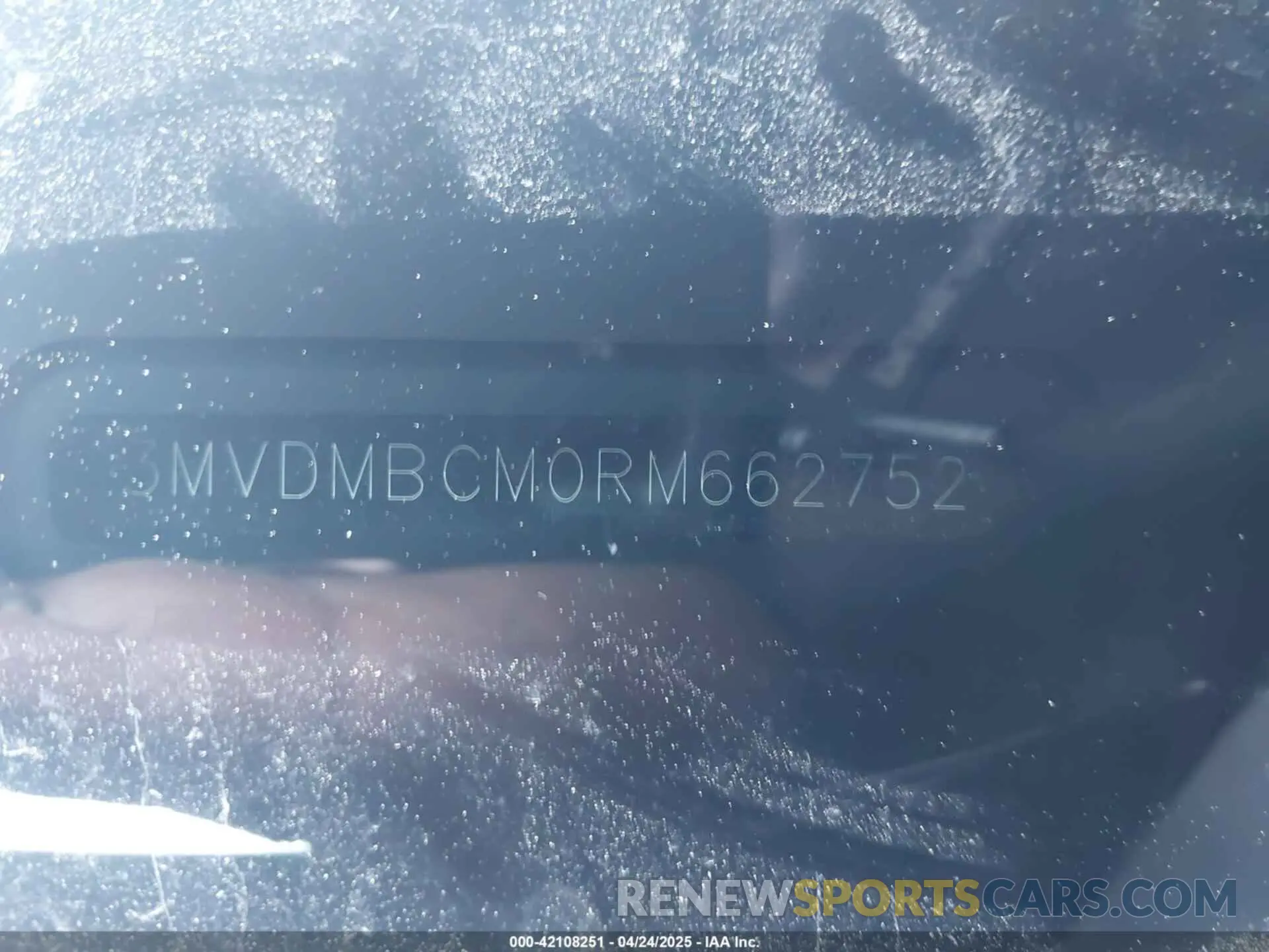 17 Photograph of a damaged car 3MVDMBCM0RM662752 MAZDA CX-30 2024