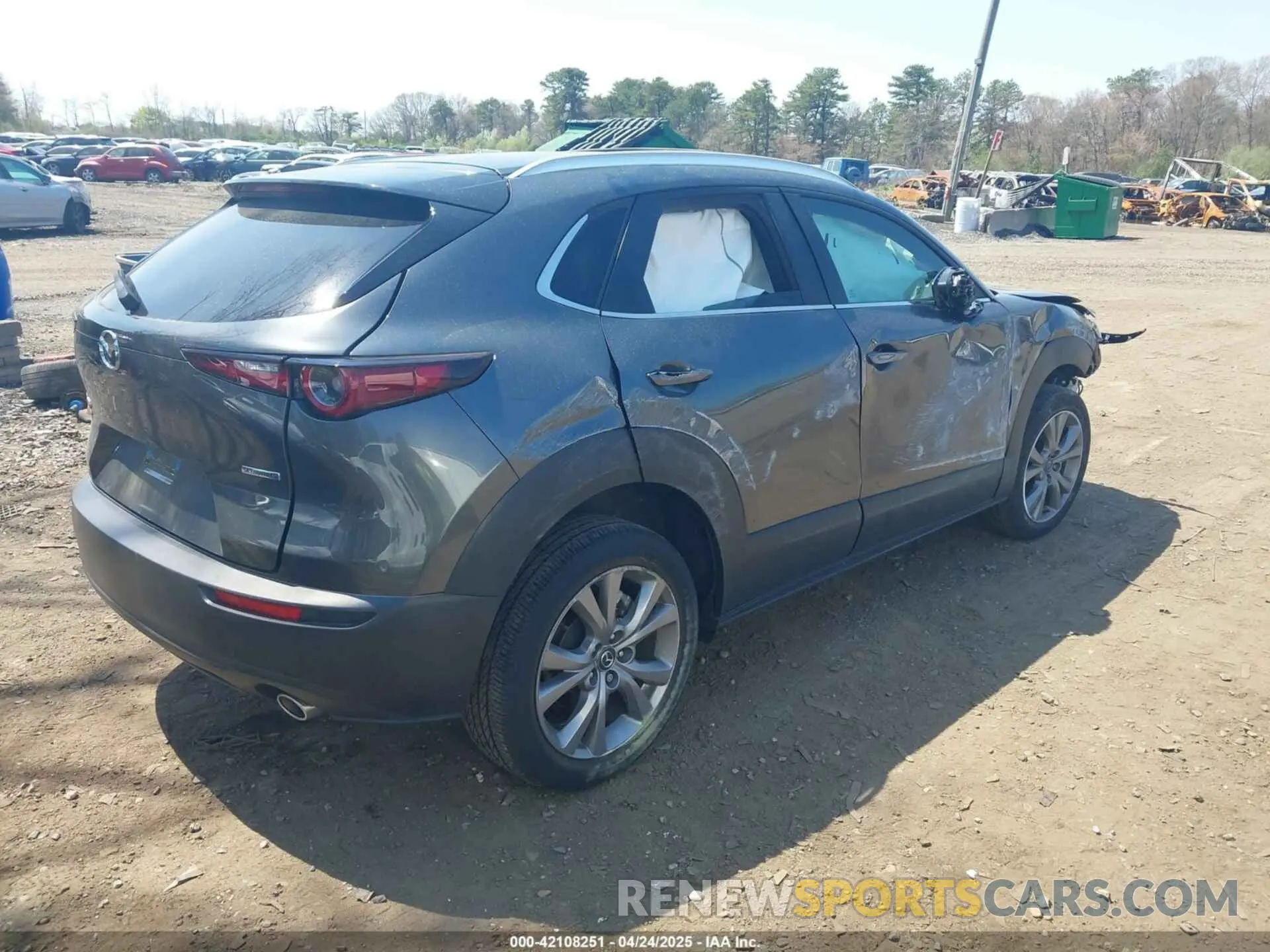4 Photograph of a damaged car 3MVDMBCM0RM662752 MAZDA CX-30 2024