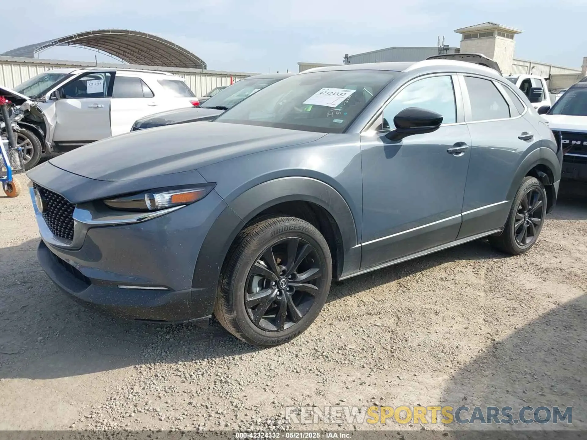 2 Photograph of a damaged car 3MVDMBCM0RM681804 MAZDA CX-30 2024