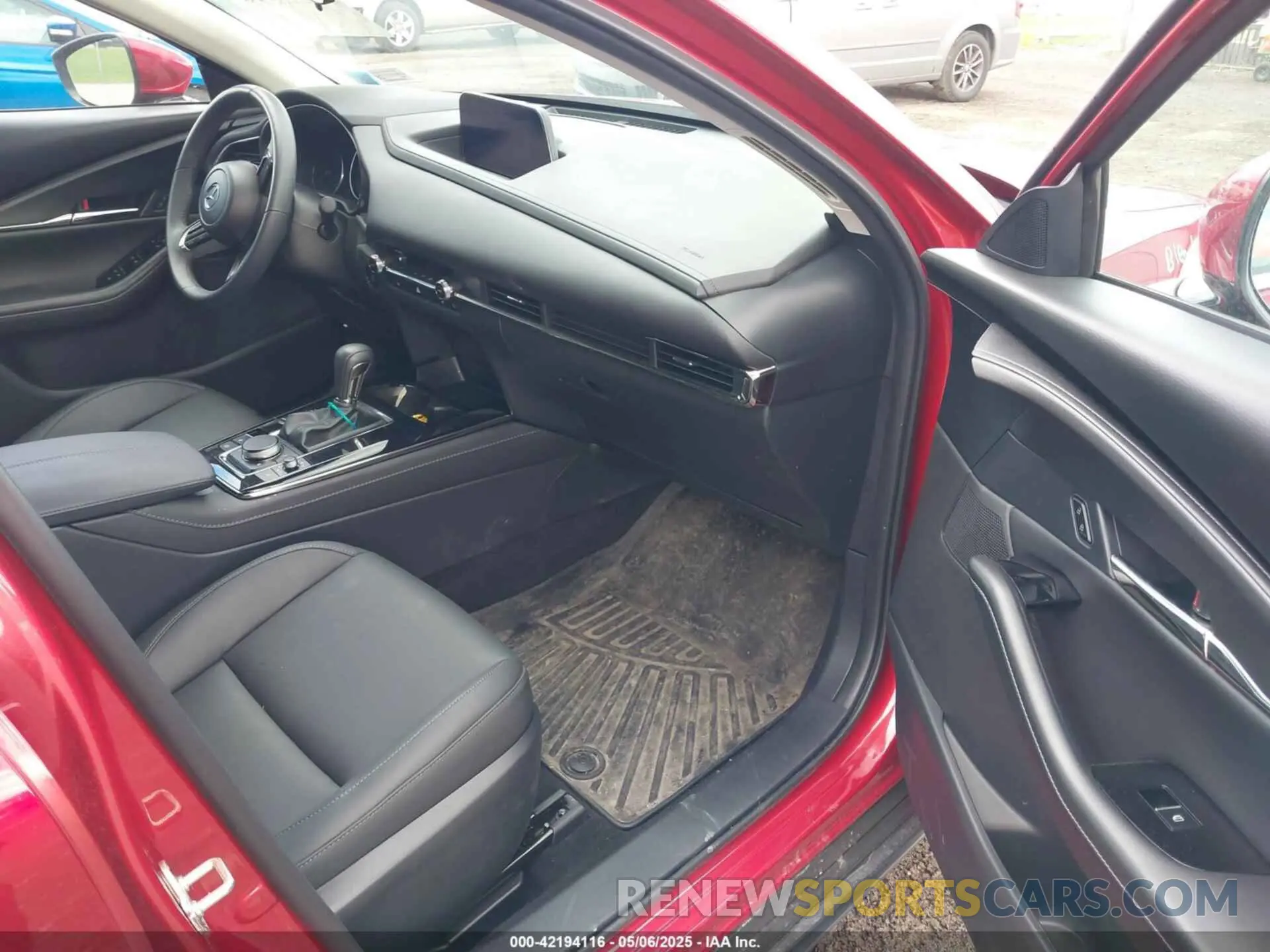 5 Photograph of a damaged car 3MVDMBCM1RM704376 MAZDA CX-30 2024
