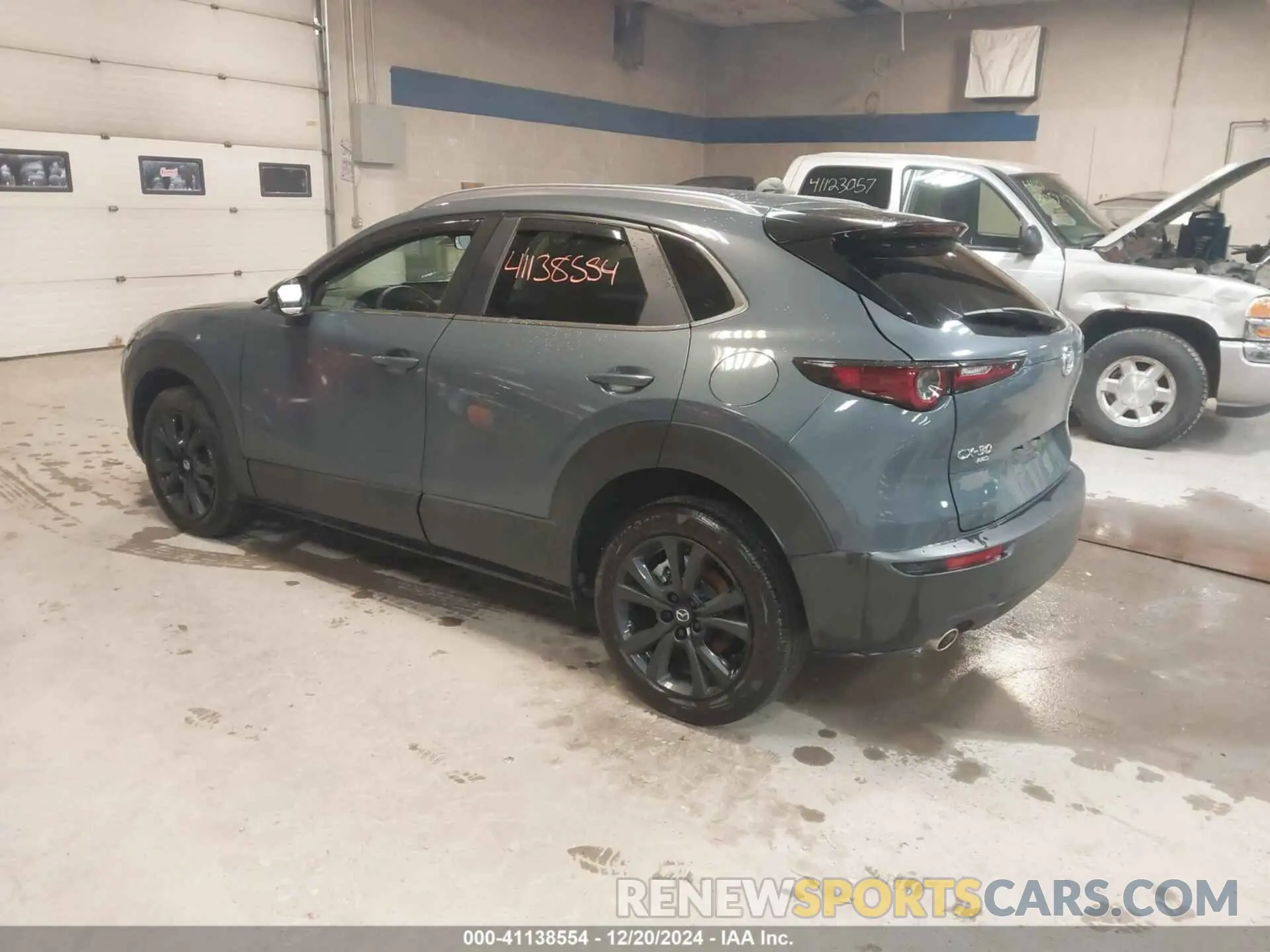 3 Photograph of a damaged car 3MVDMBCM2RM605761 MAZDA CX-30 2024
