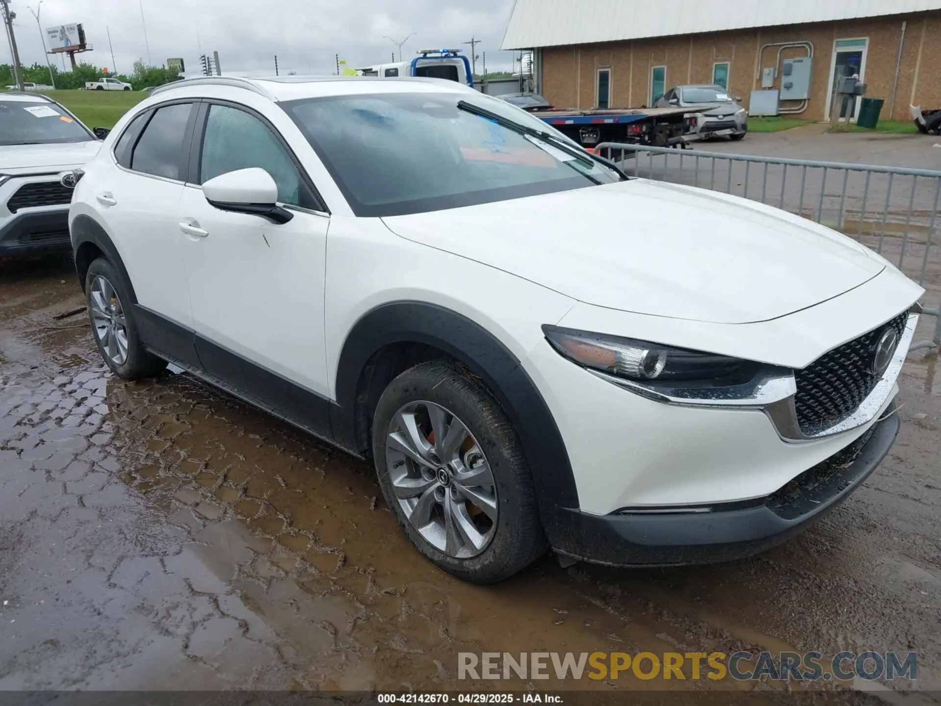 1 Photograph of a damaged car 3MVDMBCM2RM617697 MAZDA CX-30 2024