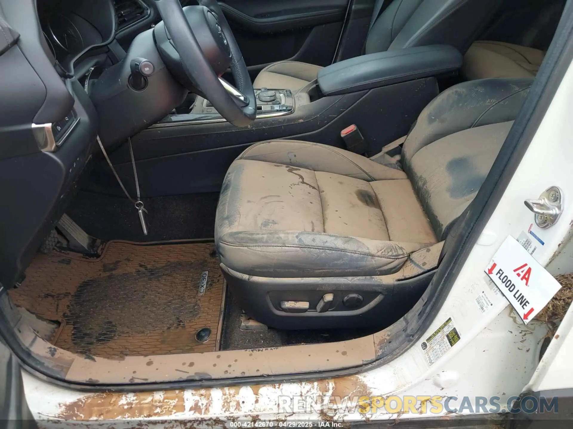 6 Photograph of a damaged car 3MVDMBCM2RM617697 MAZDA CX-30 2024