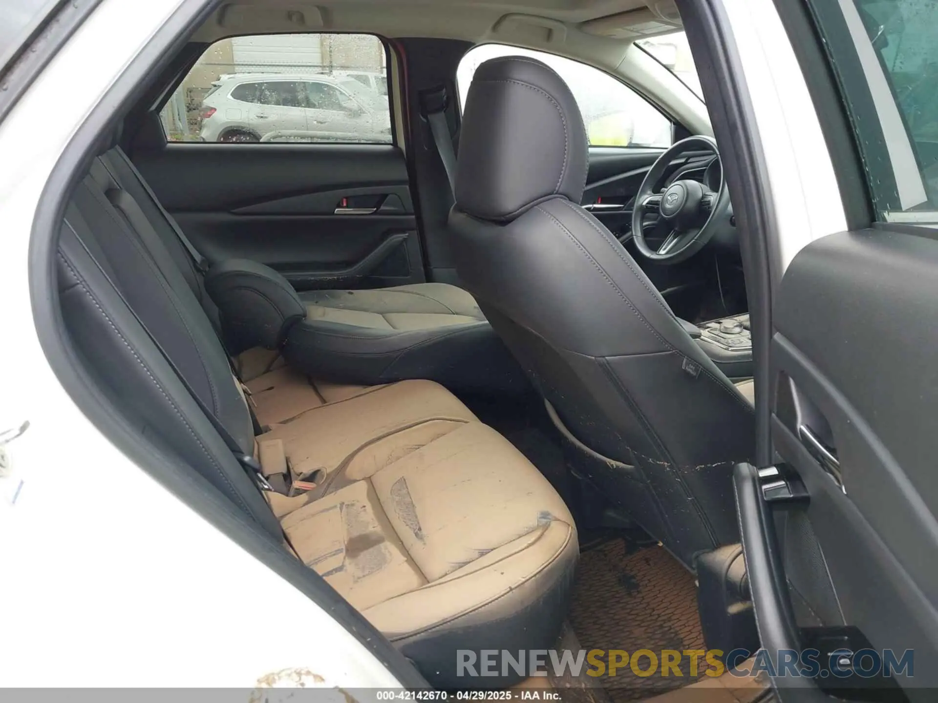 8 Photograph of a damaged car 3MVDMBCM2RM617697 MAZDA CX-30 2024