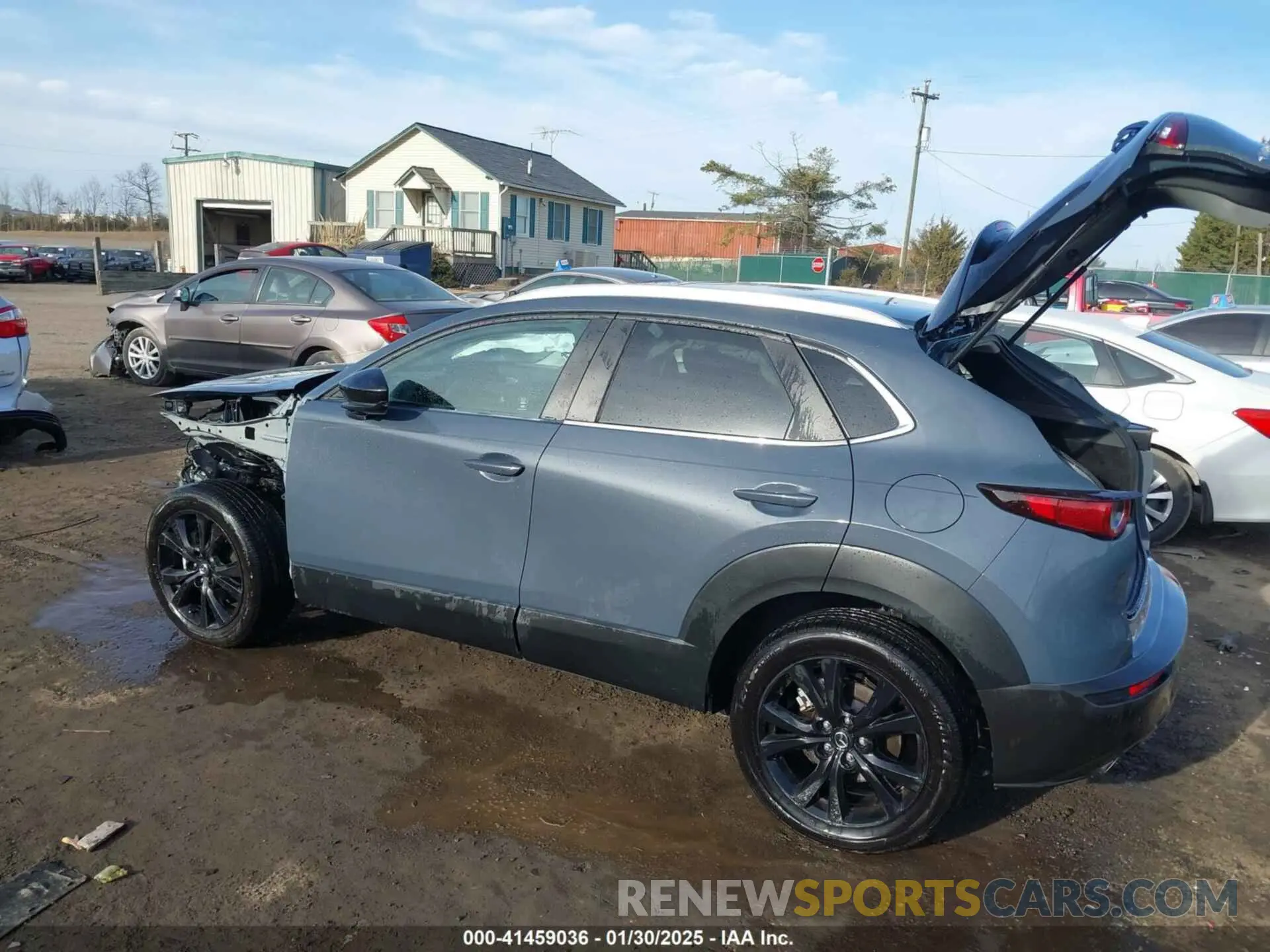 3 Photograph of a damaged car 3MVDMBCM2RM668603 MAZDA CX-30 2024