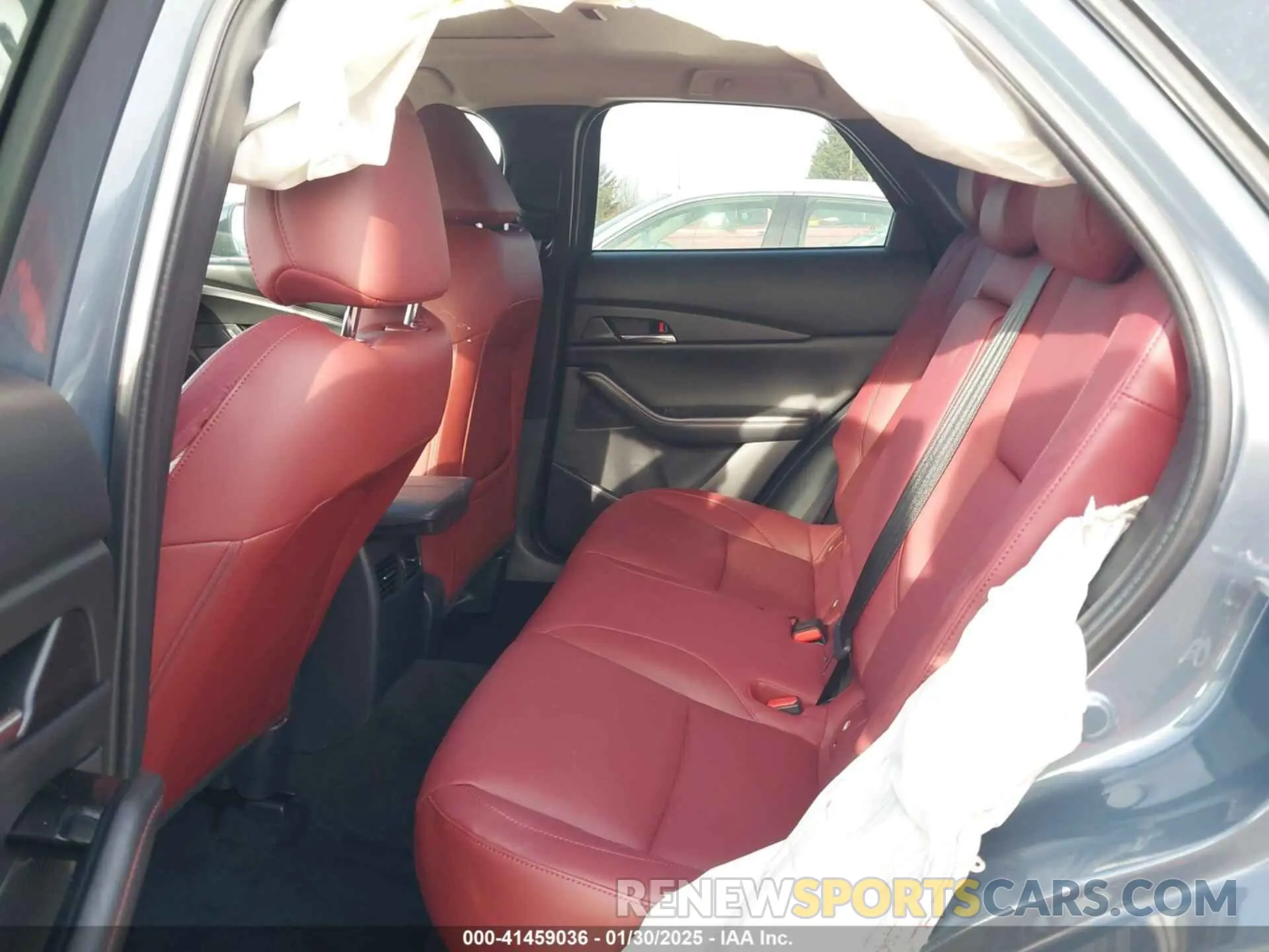 8 Photograph of a damaged car 3MVDMBCM2RM668603 MAZDA CX-30 2024