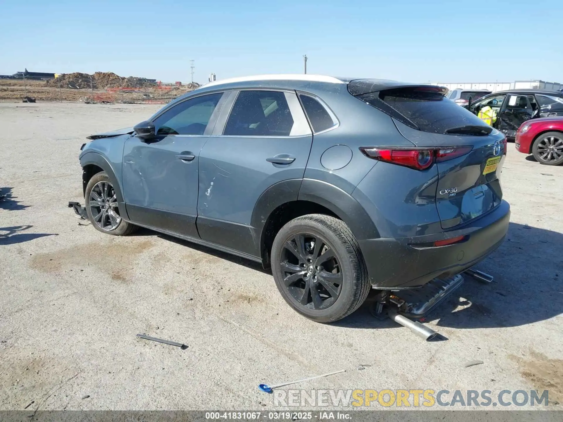 3 Photograph of a damaged car 3MVDMBCM3RM646304 MAZDA CX-30 2024