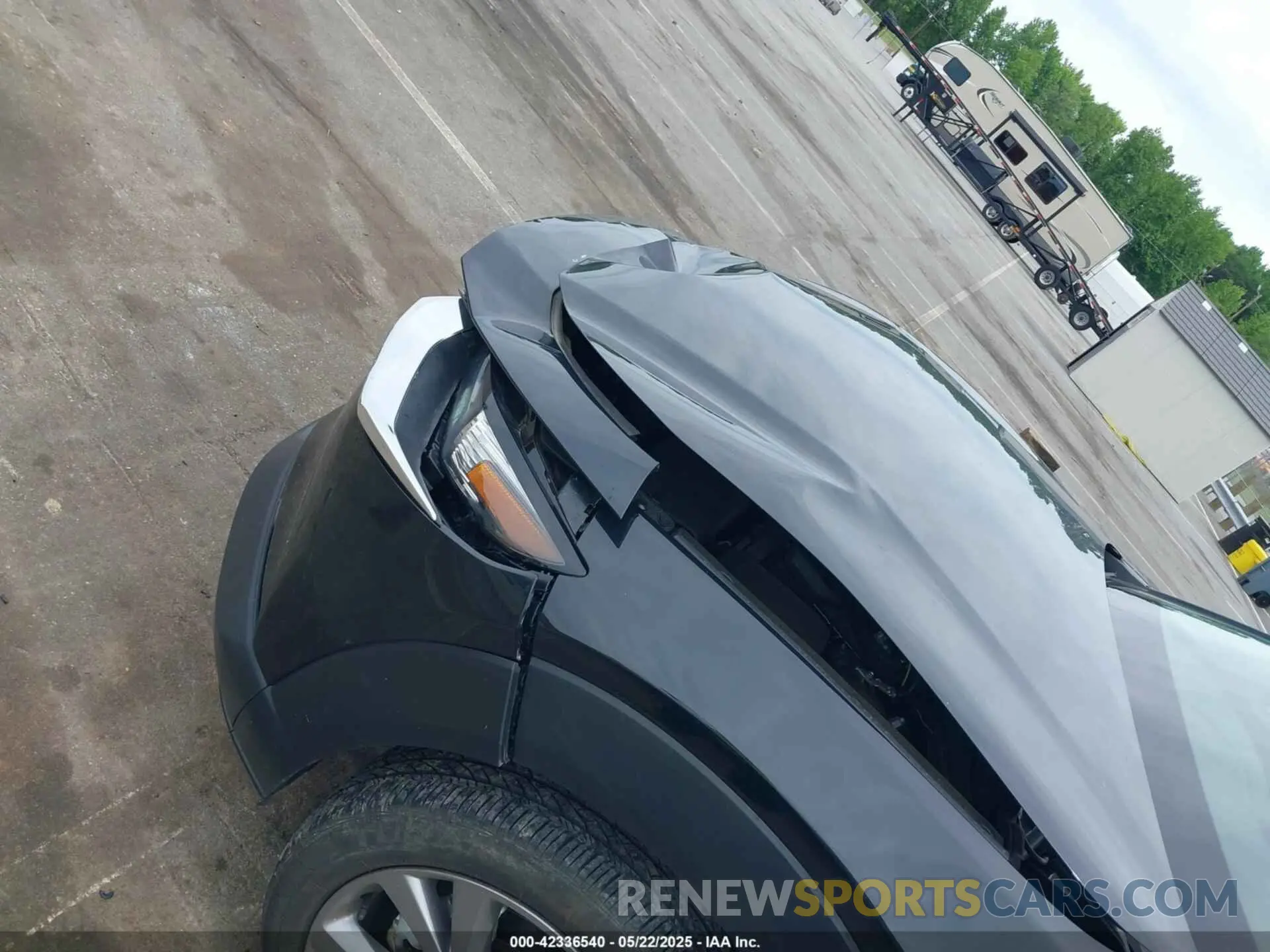 17 Photograph of a damaged car 3MVDMBCM3RM663118 MAZDA CX-30 2024