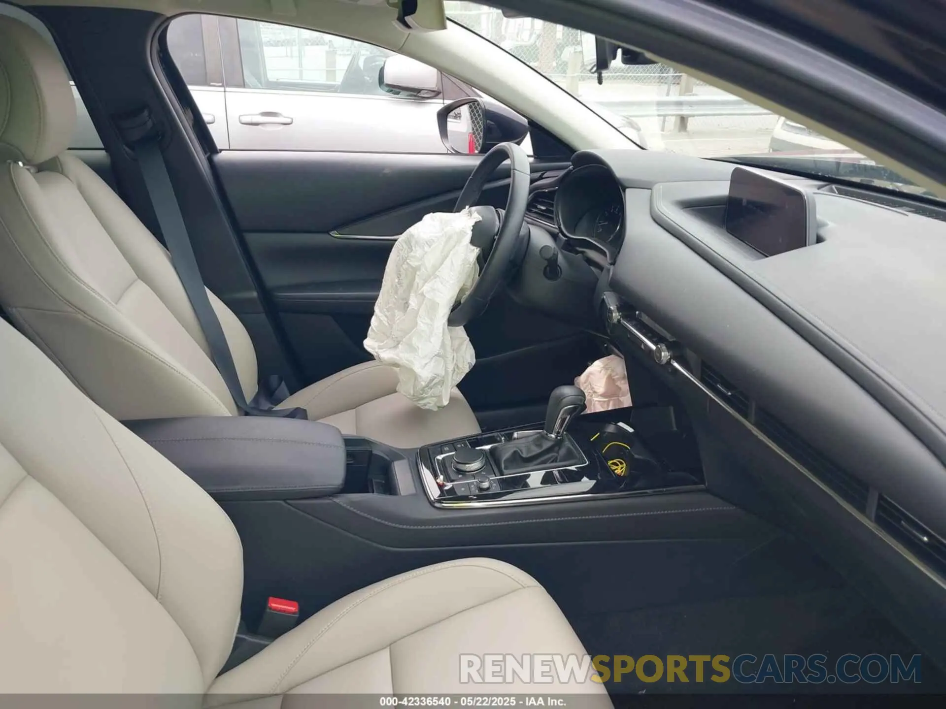 5 Photograph of a damaged car 3MVDMBCM3RM663118 MAZDA CX-30 2024
