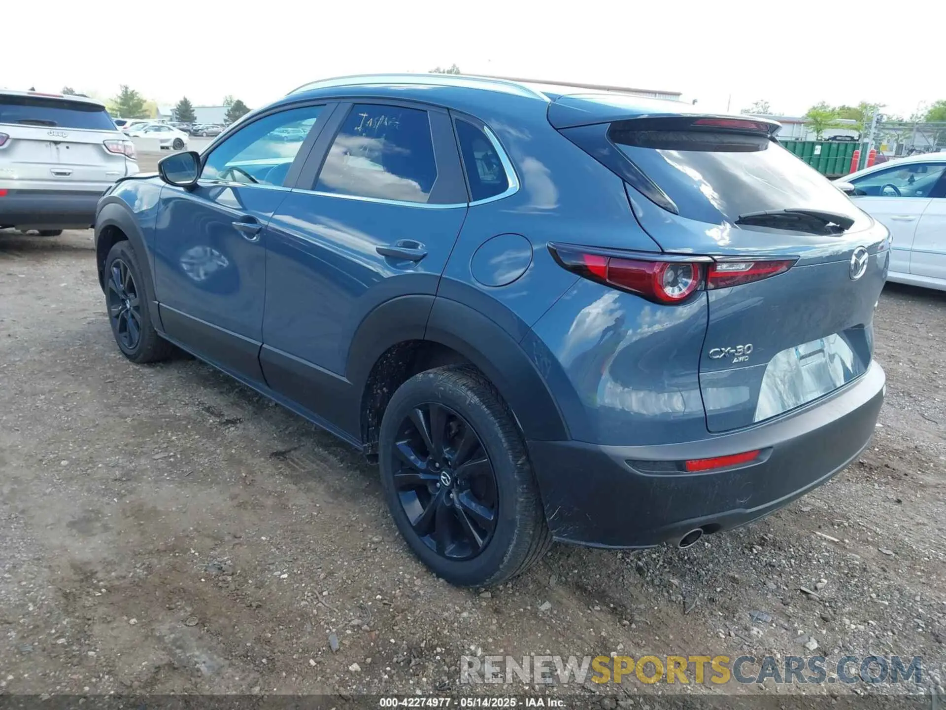 3 Photograph of a damaged car 3MVDMBCM3RM664365 MAZDA CX-30 2024