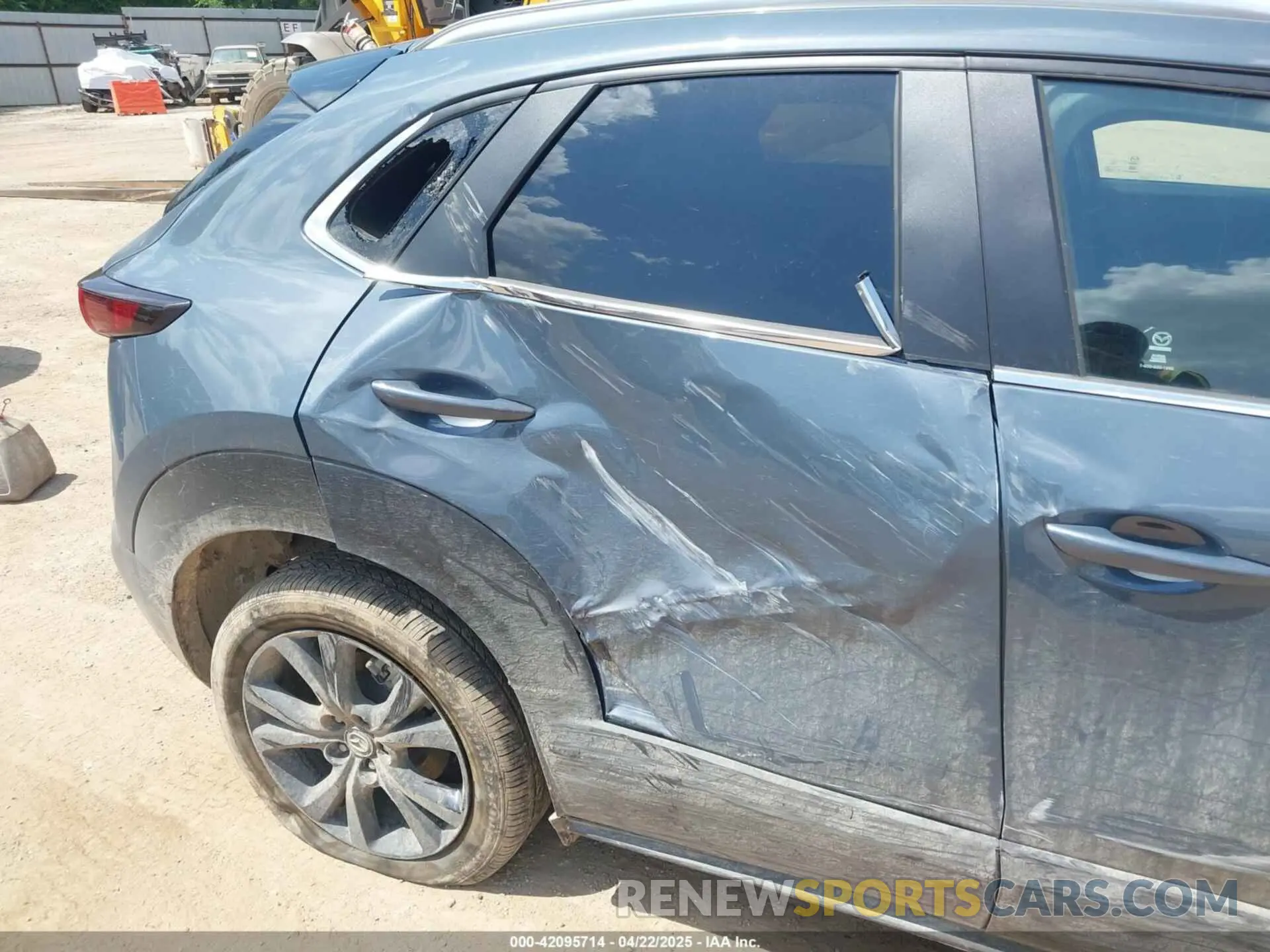 20 Photograph of a damaged car 3MVDMBCM3RM683241 MAZDA CX-30 2024