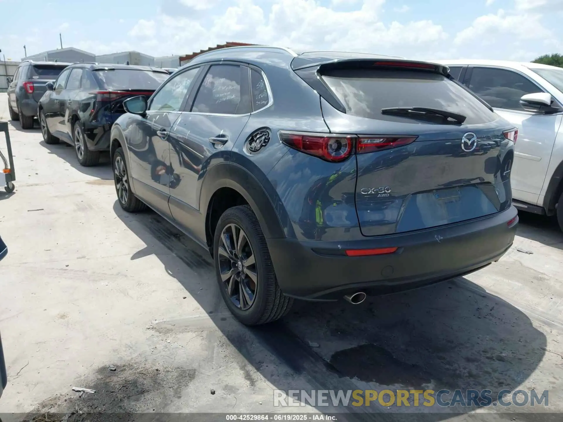 3 Photograph of a damaged car 3MVDMBCM4RM651155 MAZDA CX-30 2024