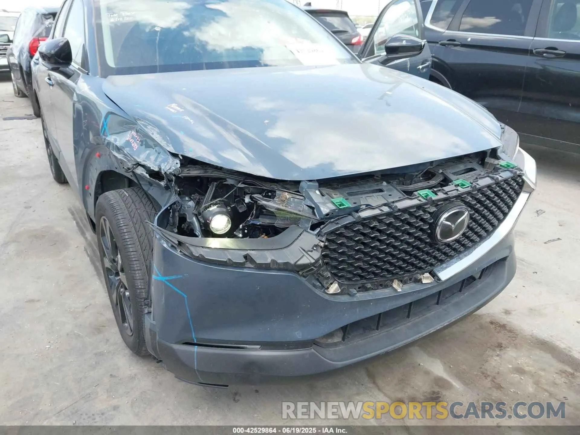 6 Photograph of a damaged car 3MVDMBCM4RM651155 MAZDA CX-30 2024