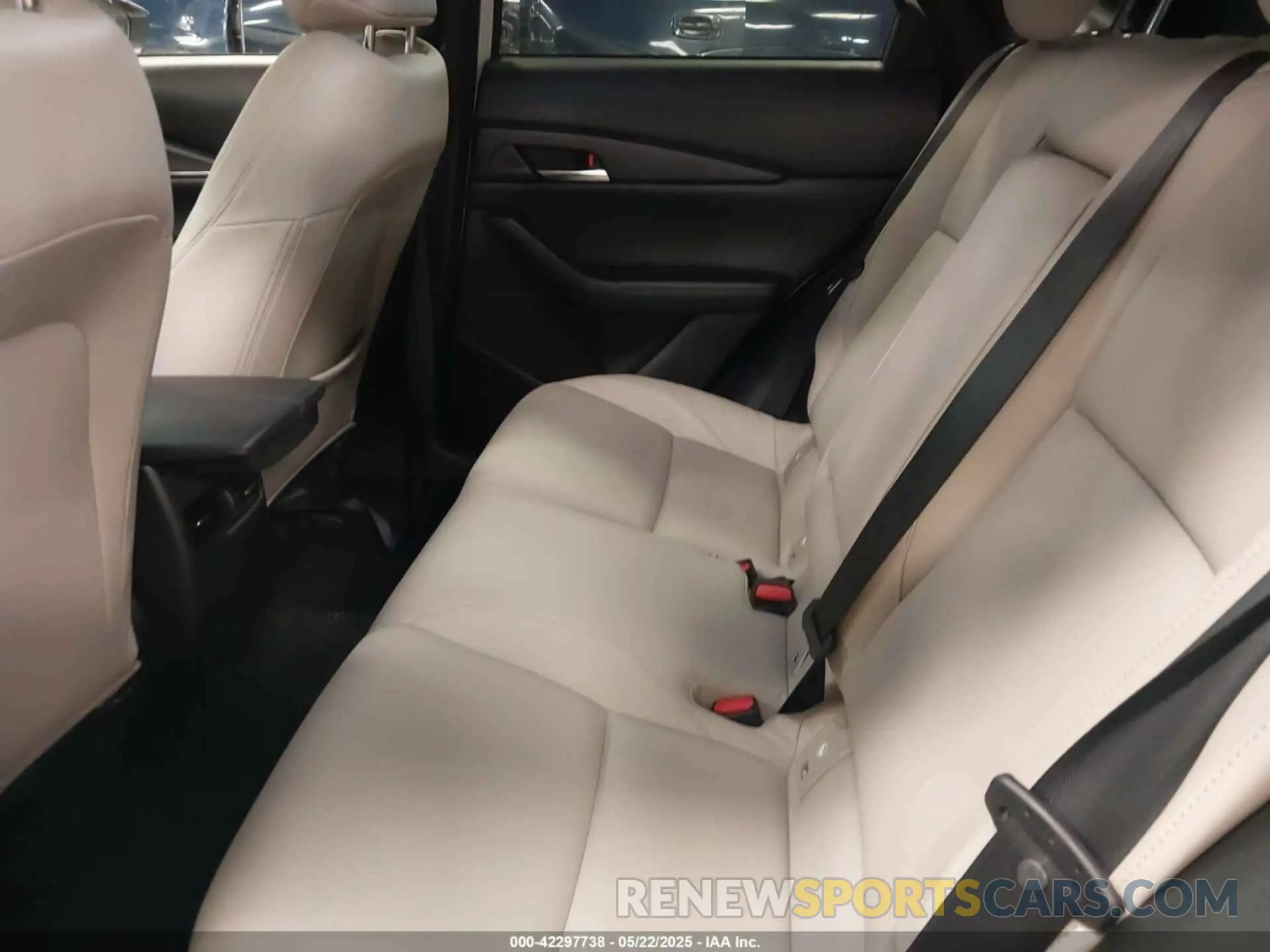 8 Photograph of a damaged car 3MVDMBCM4RM657165 MAZDA CX-30 2024