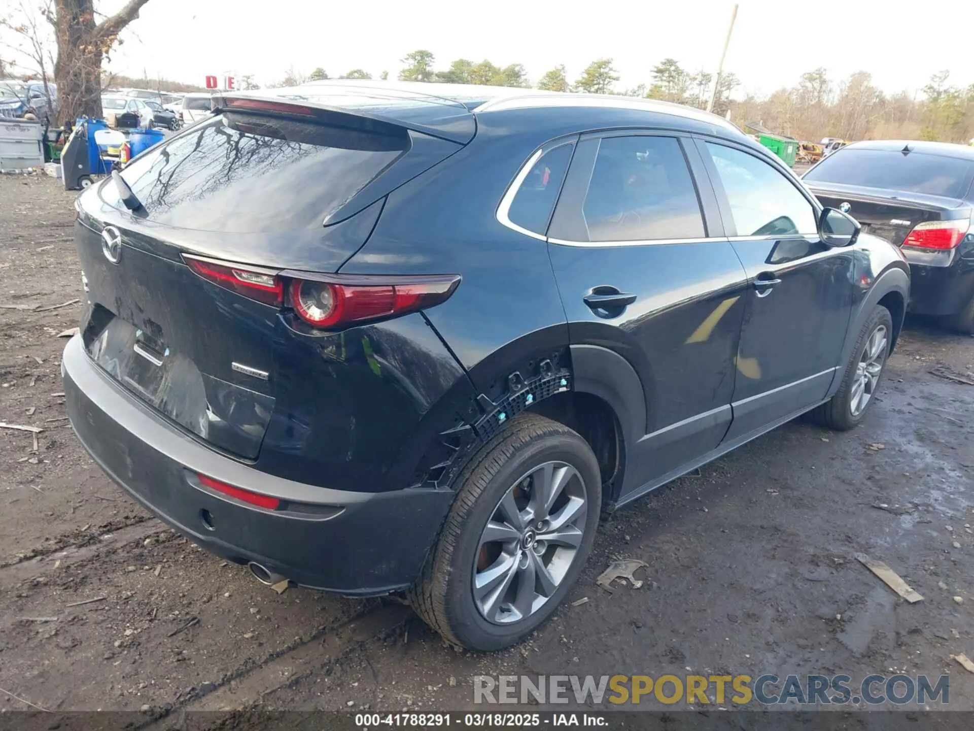 4 Photograph of a damaged car 3MVDMBCM4RM681739 MAZDA CX-30 2024