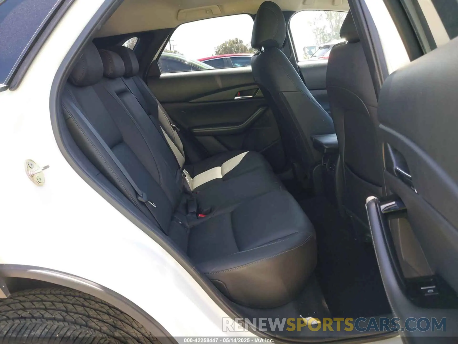 8 Photograph of a damaged car 3MVDMBCM4RM714884 MAZDA CX-30 2024