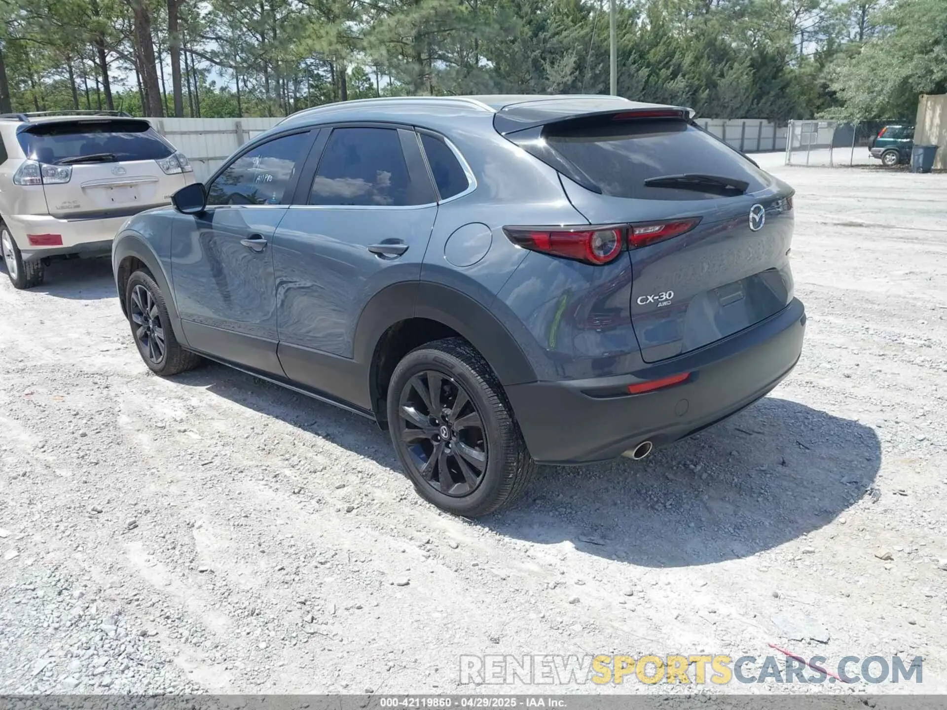 3 Photograph of a damaged car 3MVDMBCM5RM648894 MAZDA CX-30 2024