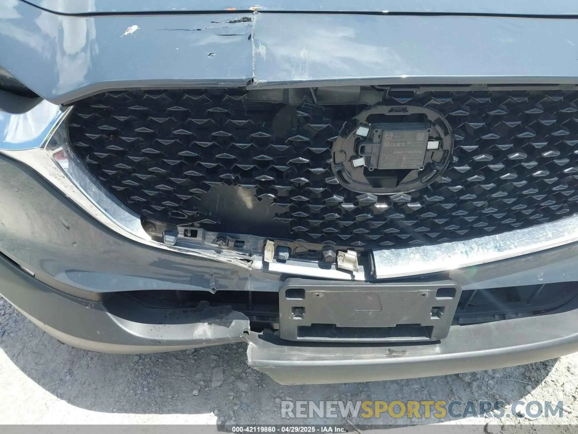 6 Photograph of a damaged car 3MVDMBCM5RM648894 MAZDA CX-30 2024