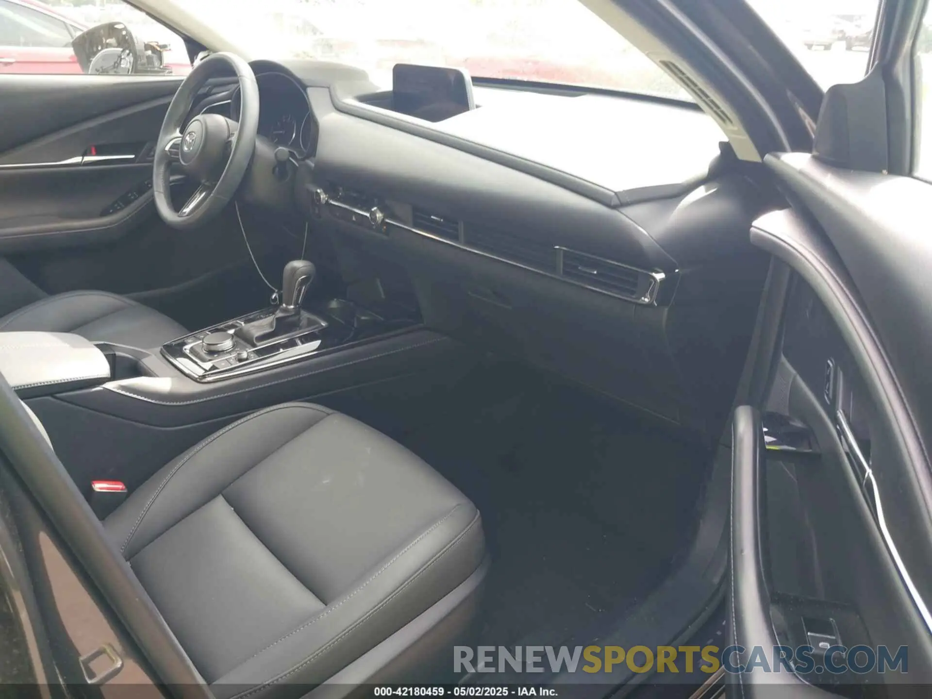 5 Photograph of a damaged car 3MVDMBCM5RM665341 MAZDA CX-30 2024