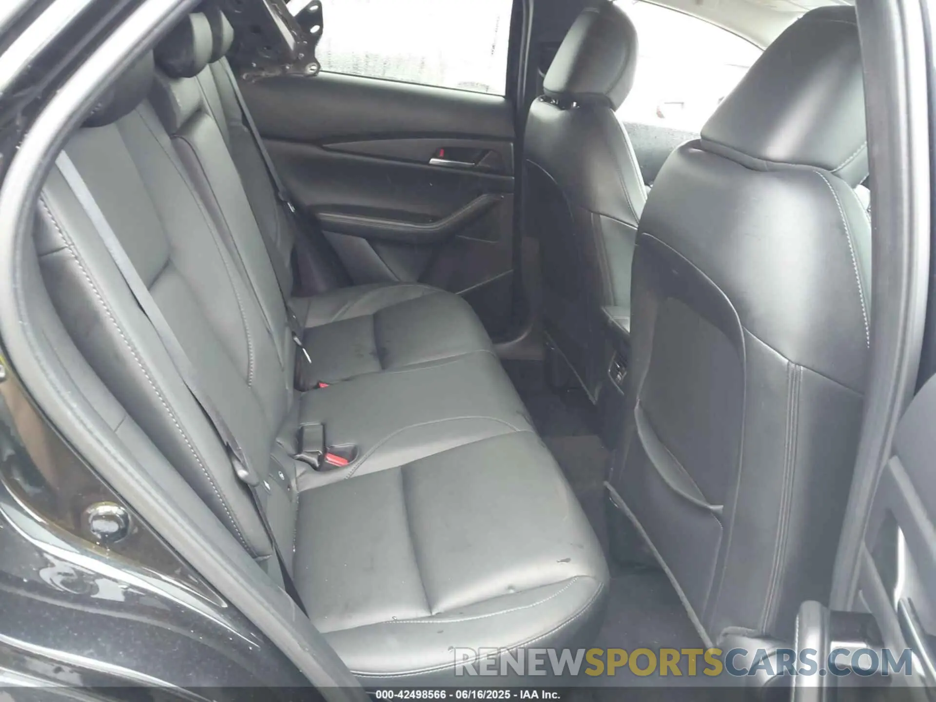 8 Photograph of a damaged car 3MVDMBCM6RM604225 MAZDA CX-30 2024