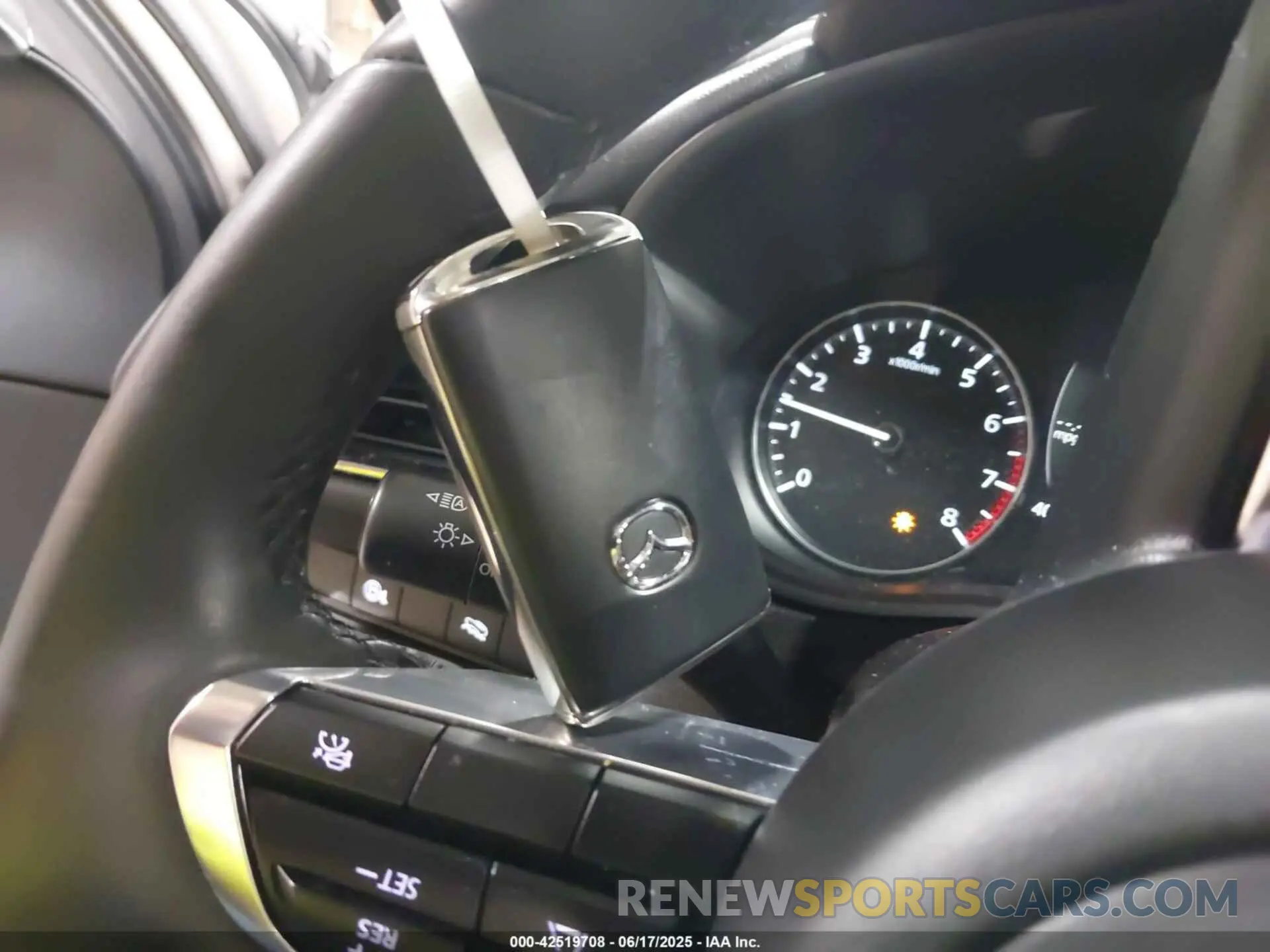 11 Photograph of a damaged car 3MVDMBCM6RM609392 MAZDA CX-30 2024