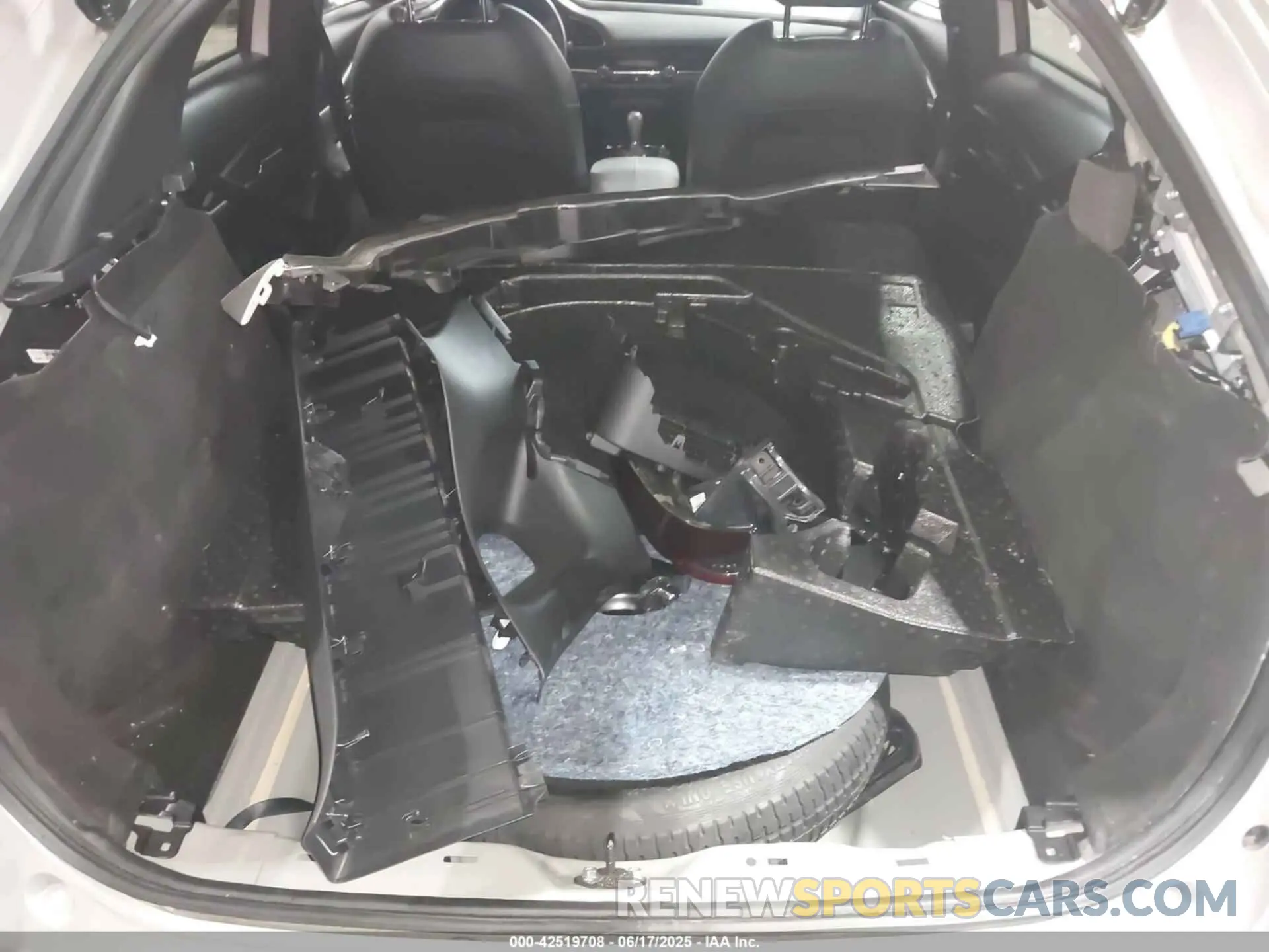 12 Photograph of a damaged car 3MVDMBCM6RM609392 MAZDA CX-30 2024