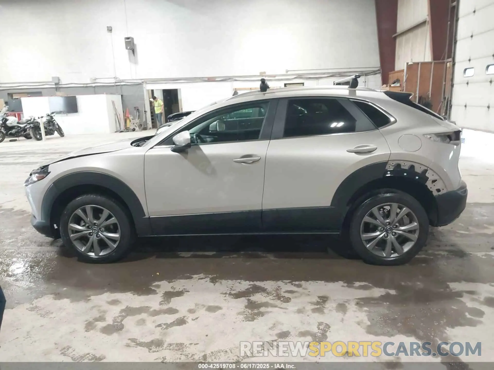 15 Photograph of a damaged car 3MVDMBCM6RM609392 MAZDA CX-30 2024