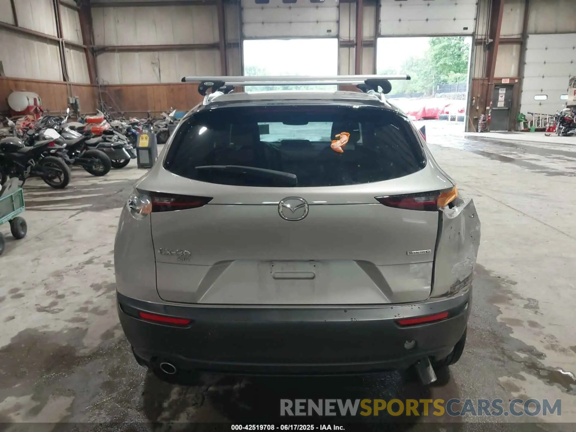 17 Photograph of a damaged car 3MVDMBCM6RM609392 MAZDA CX-30 2024