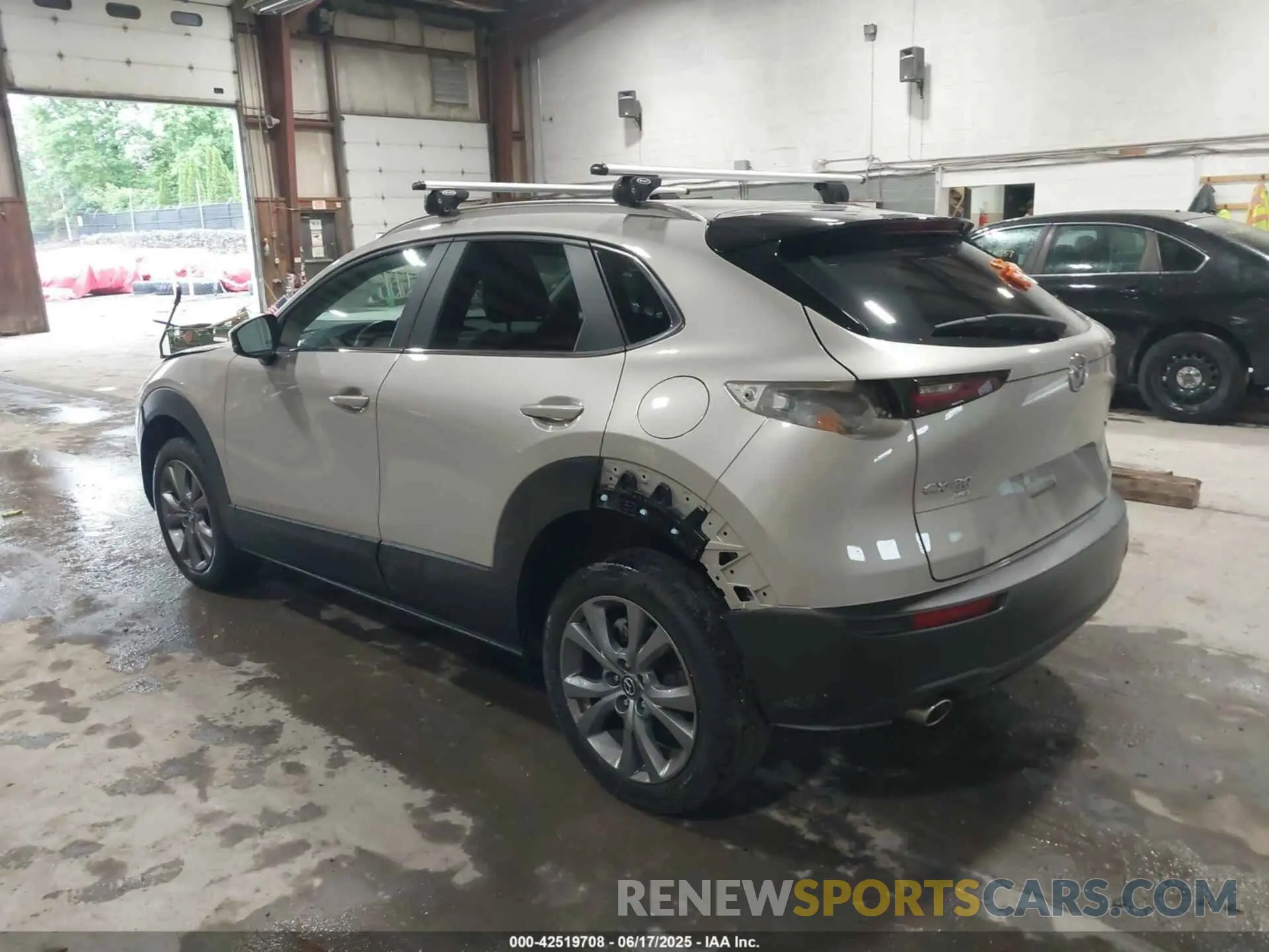 3 Photograph of a damaged car 3MVDMBCM6RM609392 MAZDA CX-30 2024