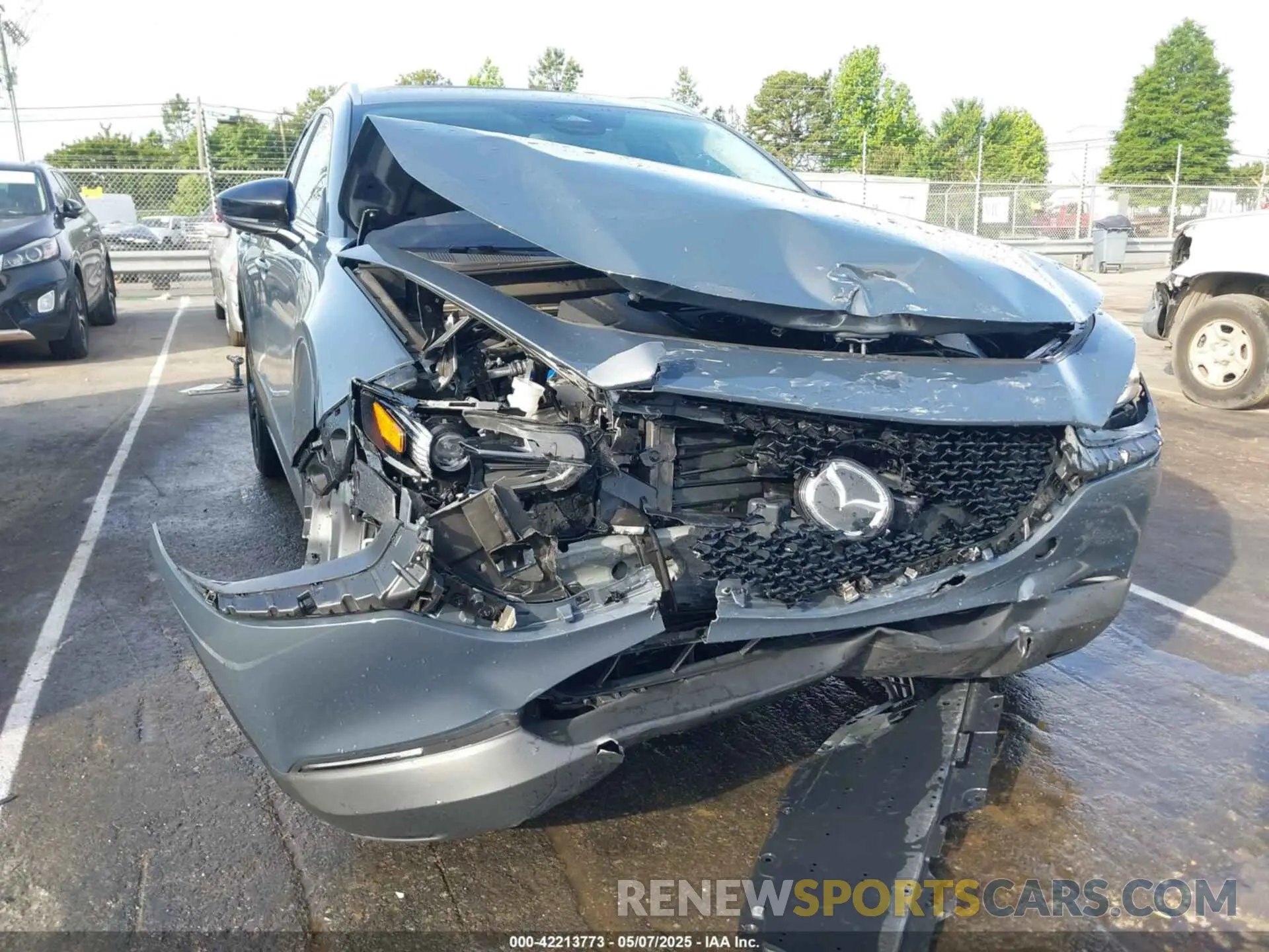 6 Photograph of a damaged car 3MVDMBCM6RM673142 MAZDA CX-30 2024