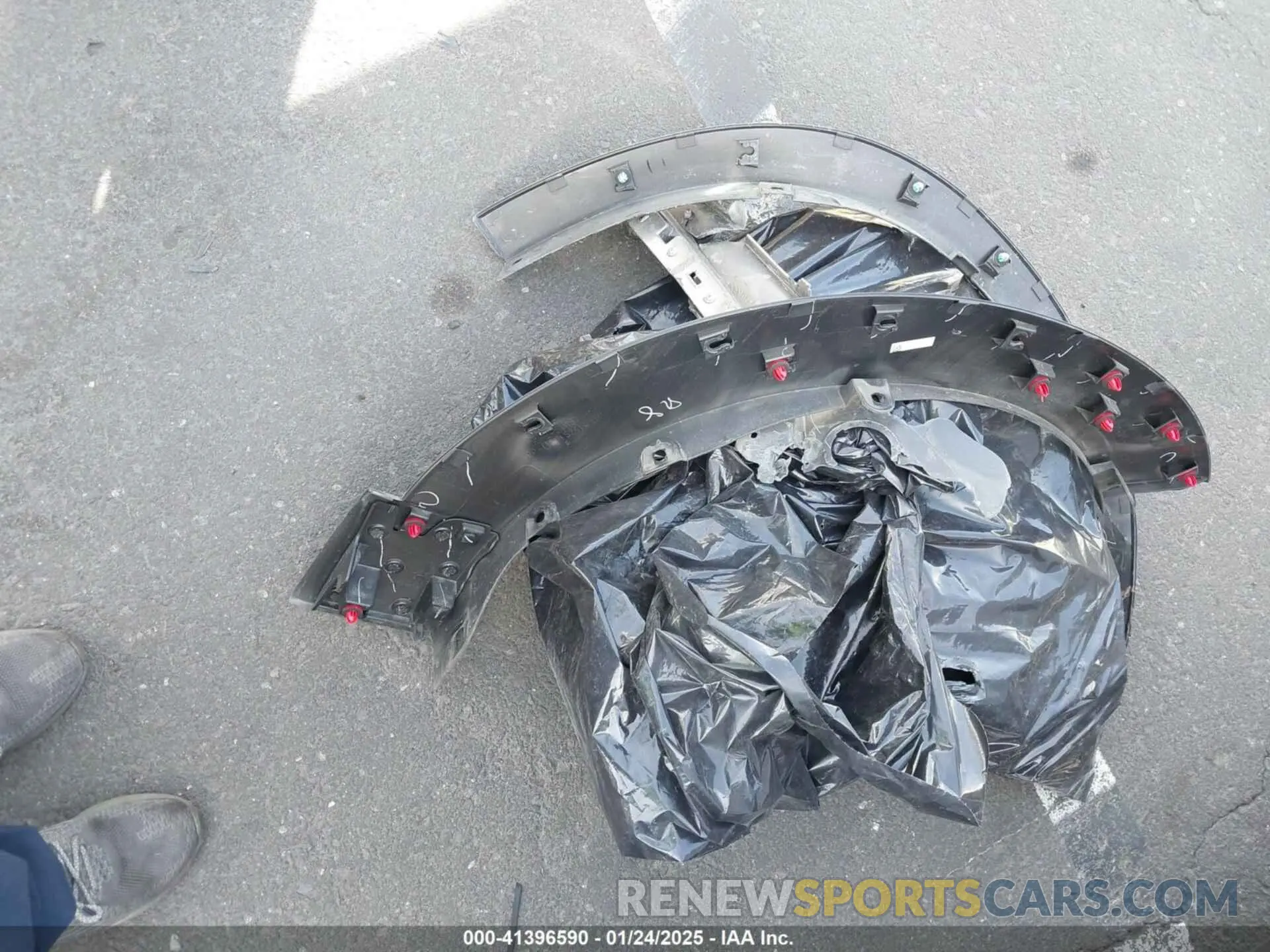 12 Photograph of a damaged car 3MVDMBCM7RM638304 MAZDA CX-30 2024