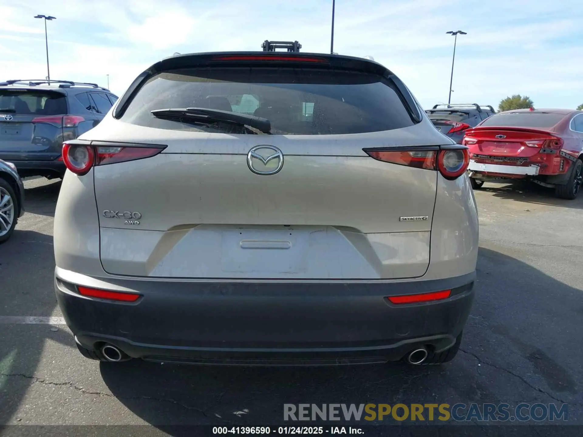 17 Photograph of a damaged car 3MVDMBCM7RM638304 MAZDA CX-30 2024