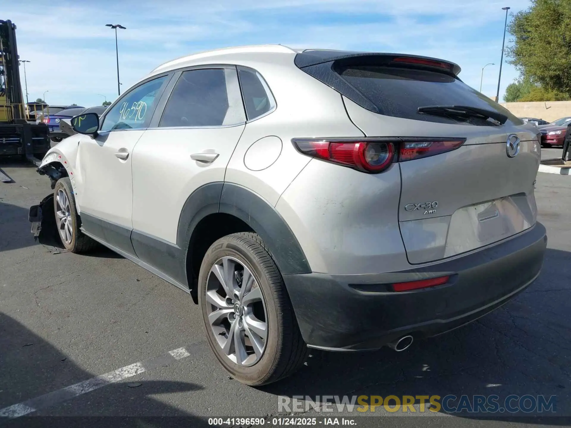 3 Photograph of a damaged car 3MVDMBCM7RM638304 MAZDA CX-30 2024