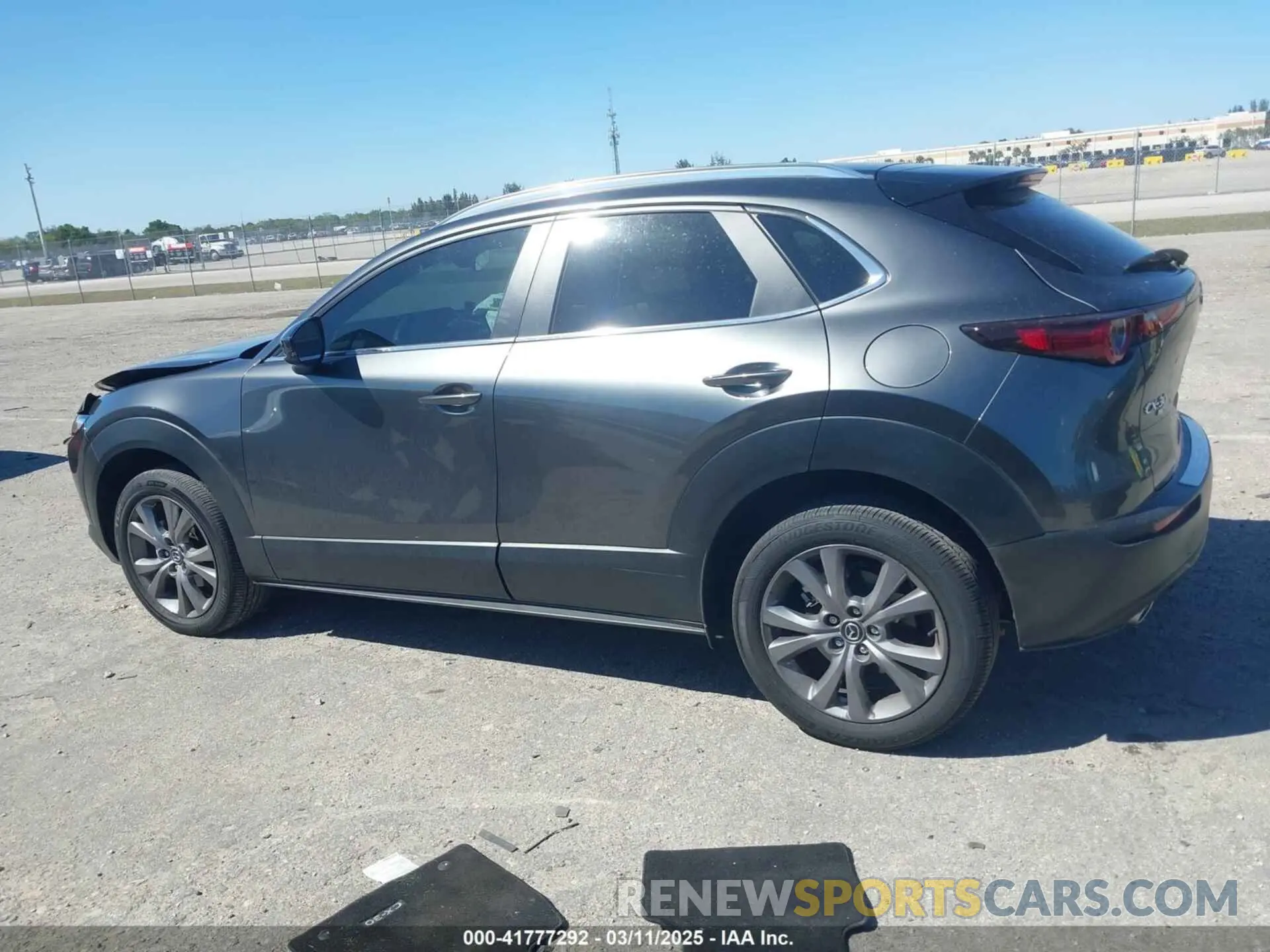 14 Photograph of a damaged car 3MVDMBCM7RM680214 MAZDA CX-30 2024