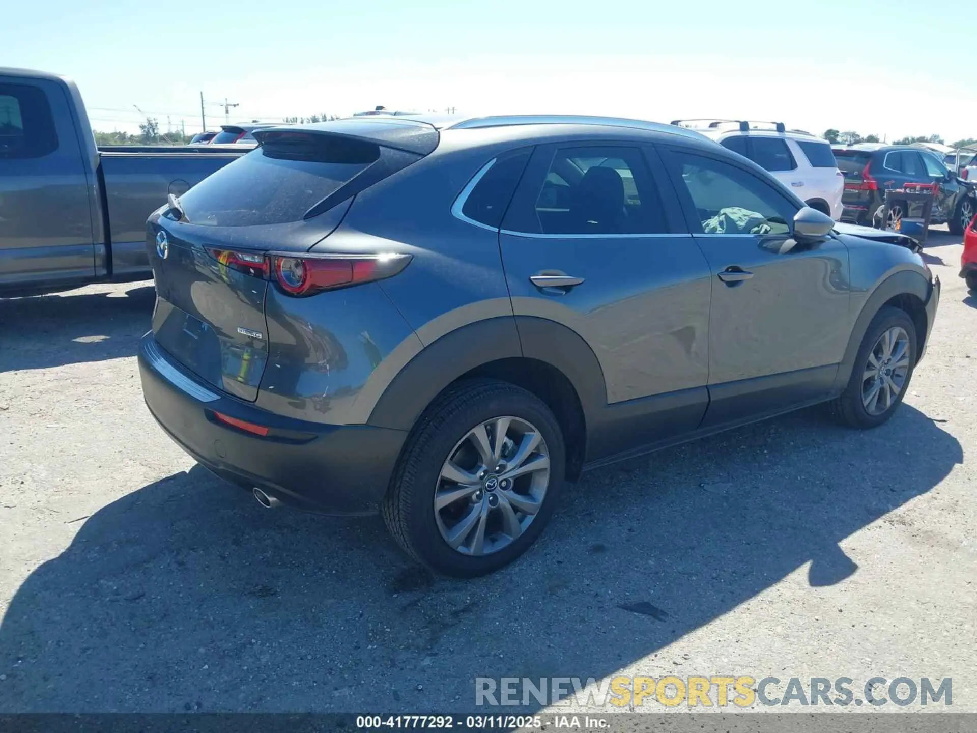 4 Photograph of a damaged car 3MVDMBCM7RM680214 MAZDA CX-30 2024
