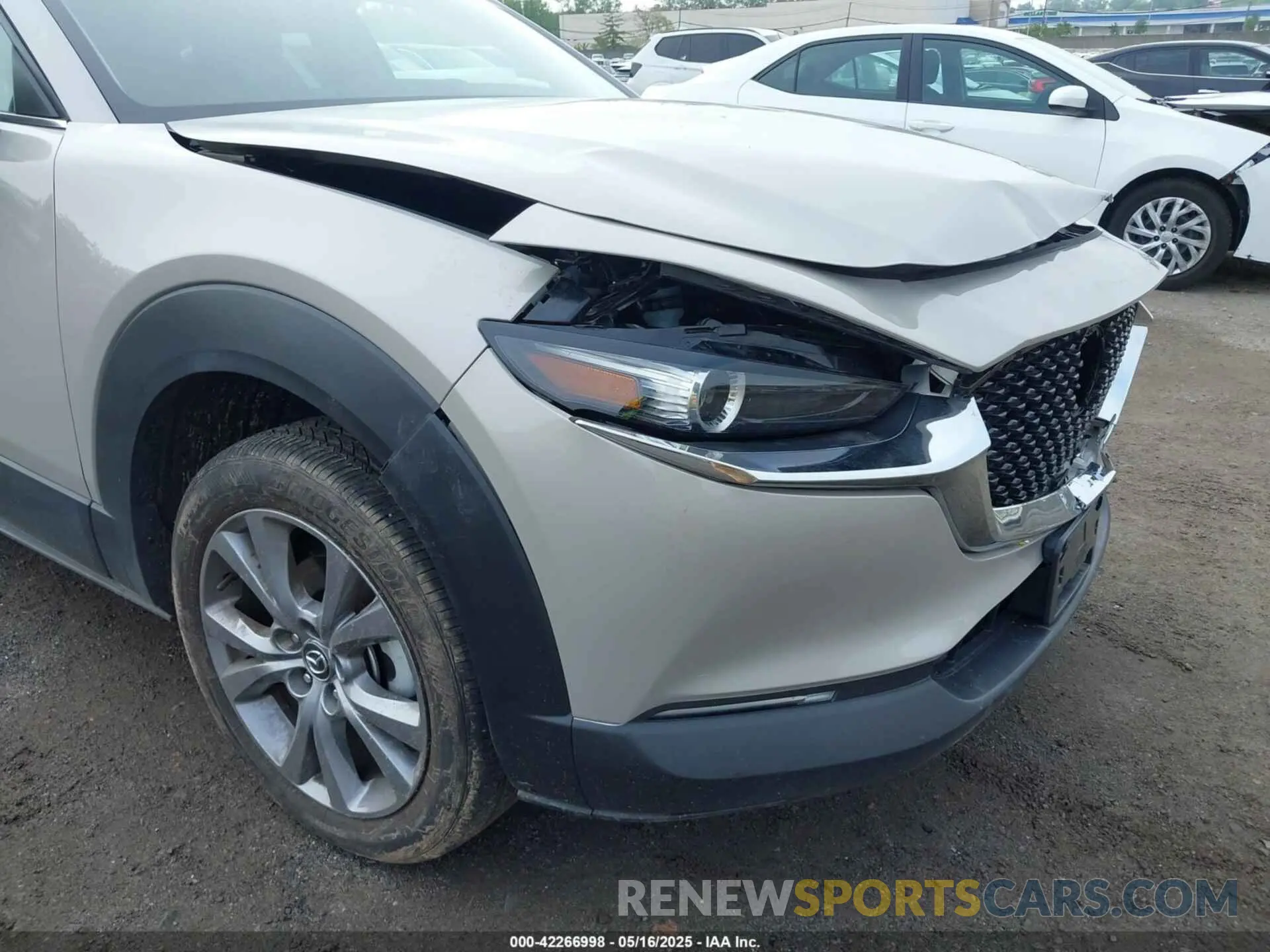17 Photograph of a damaged car 3MVDMBCM7RM702714 MAZDA CX-30 2024